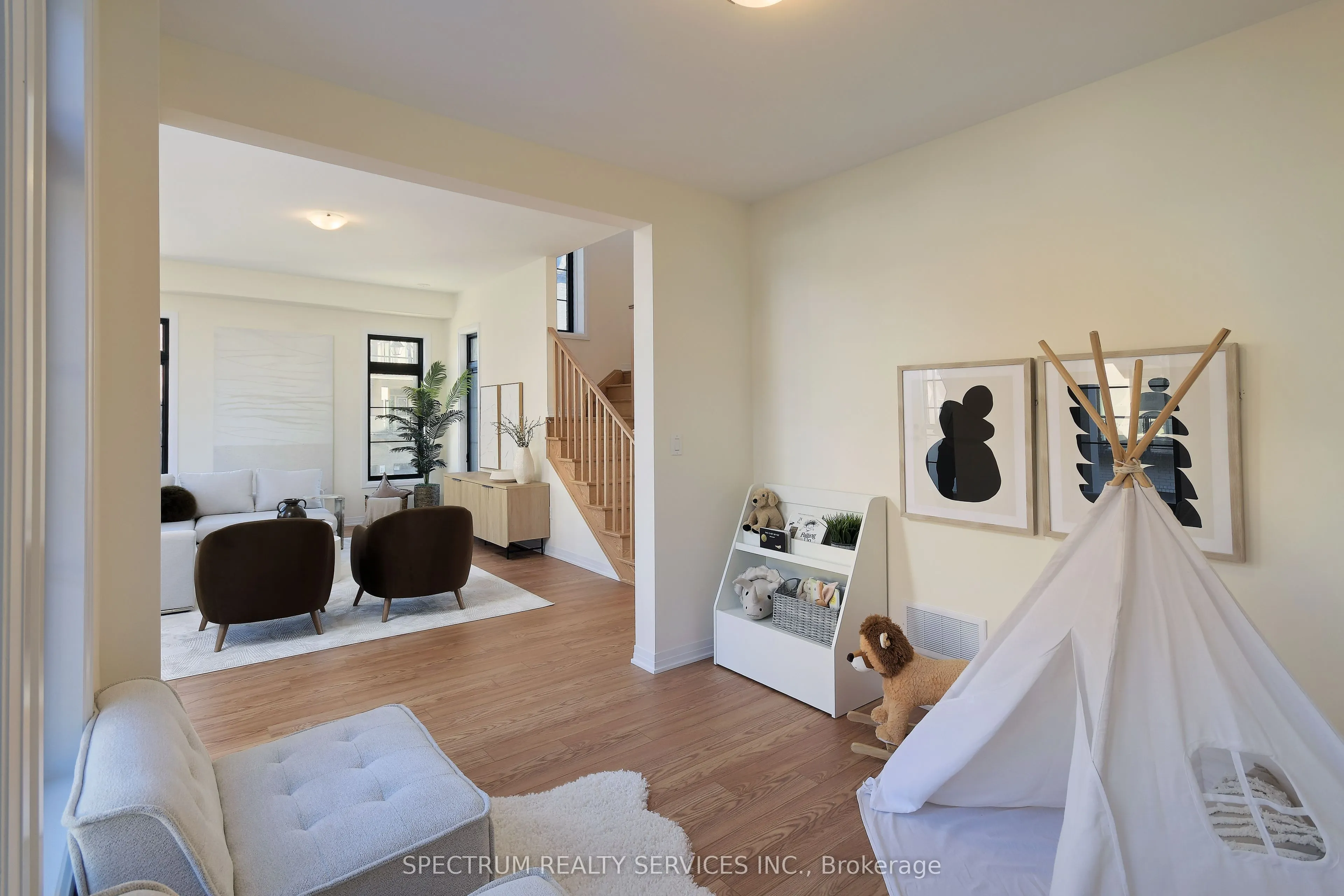 155 De La Roche Drive