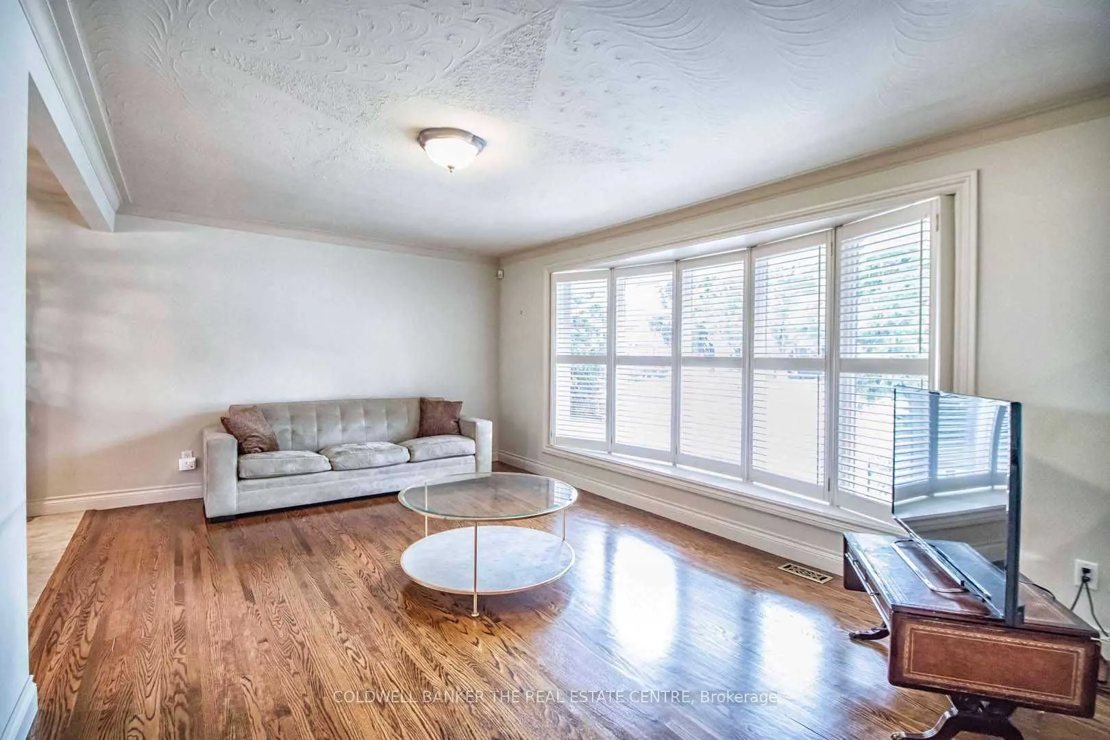 4 Orlon Crescent