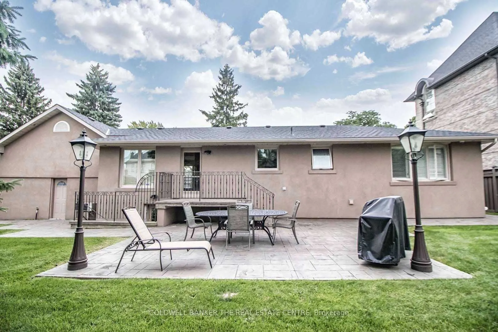 4 Orlon Crescent