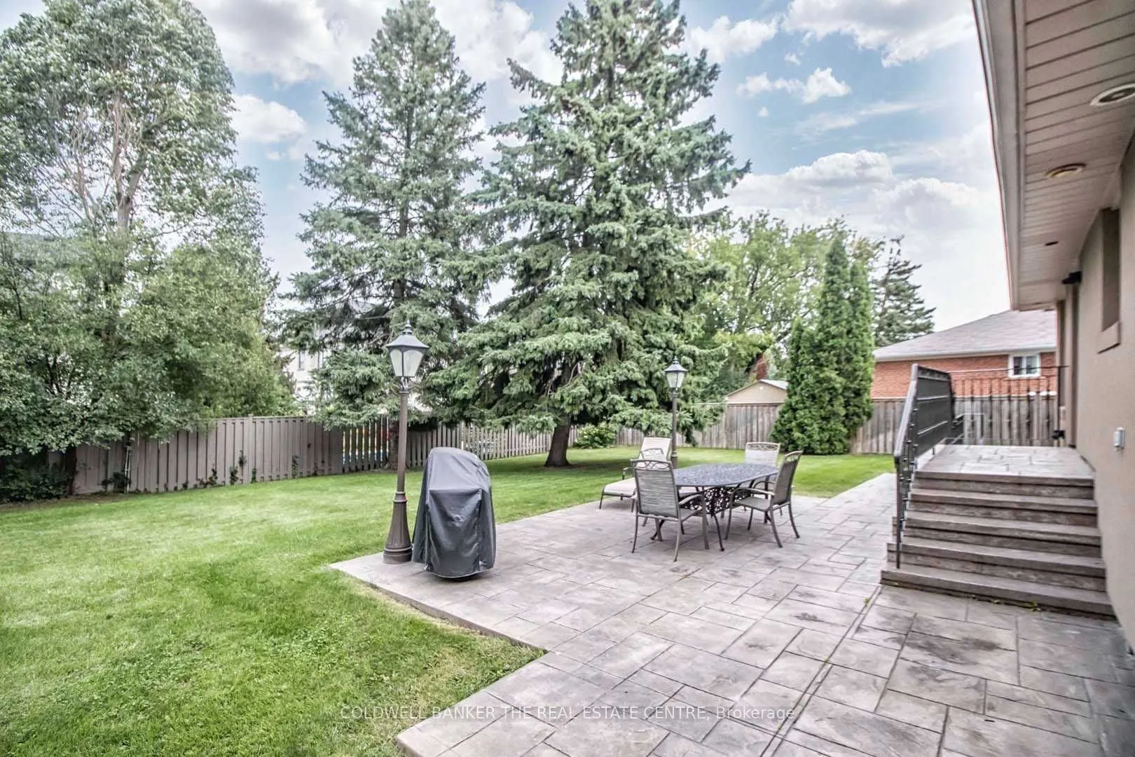 4 Orlon Crescent