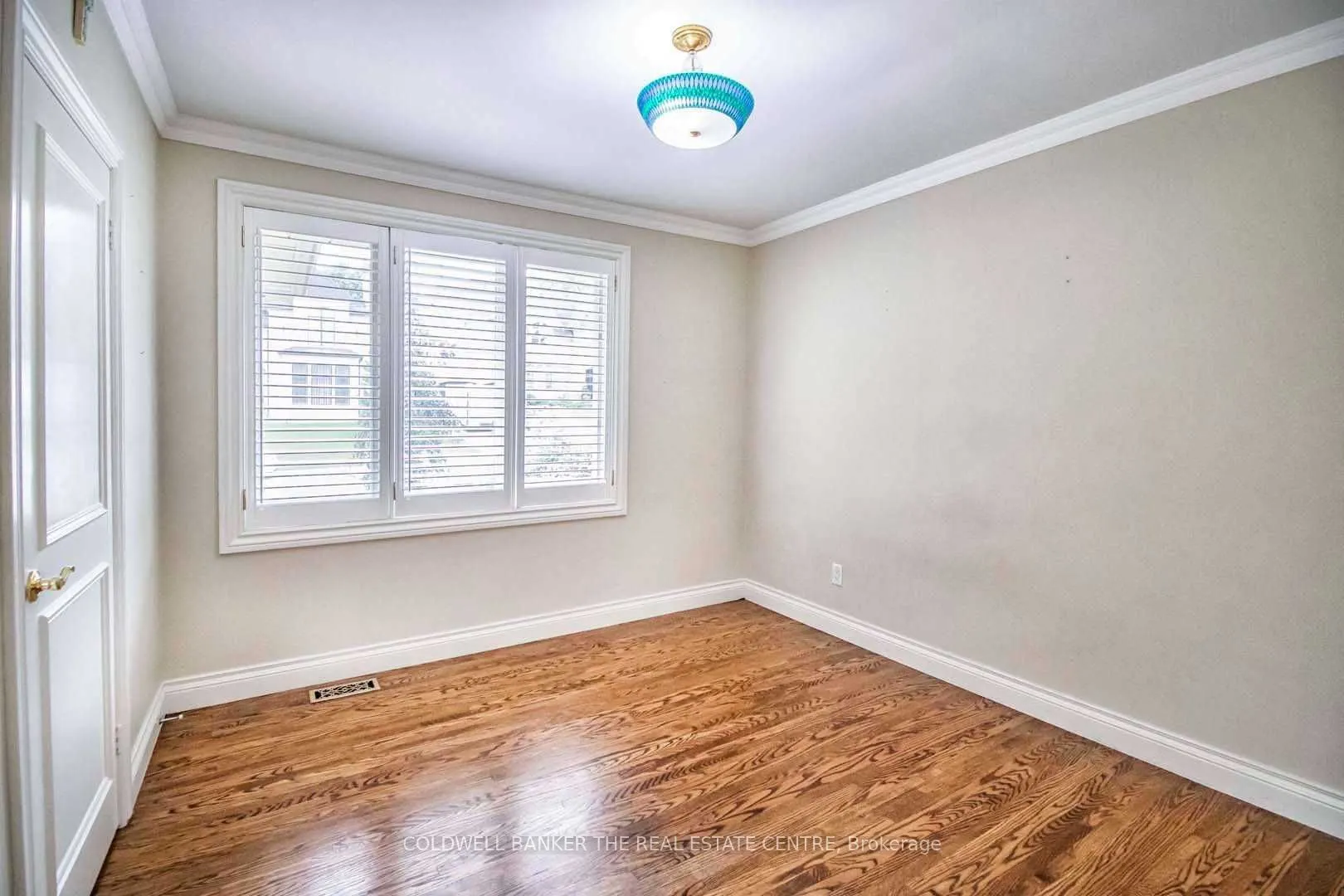 4 Orlon Crescent