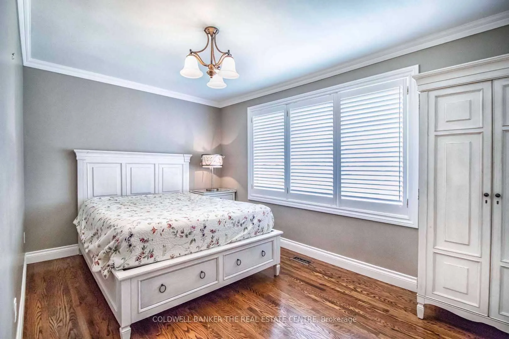 4 Orlon Crescent