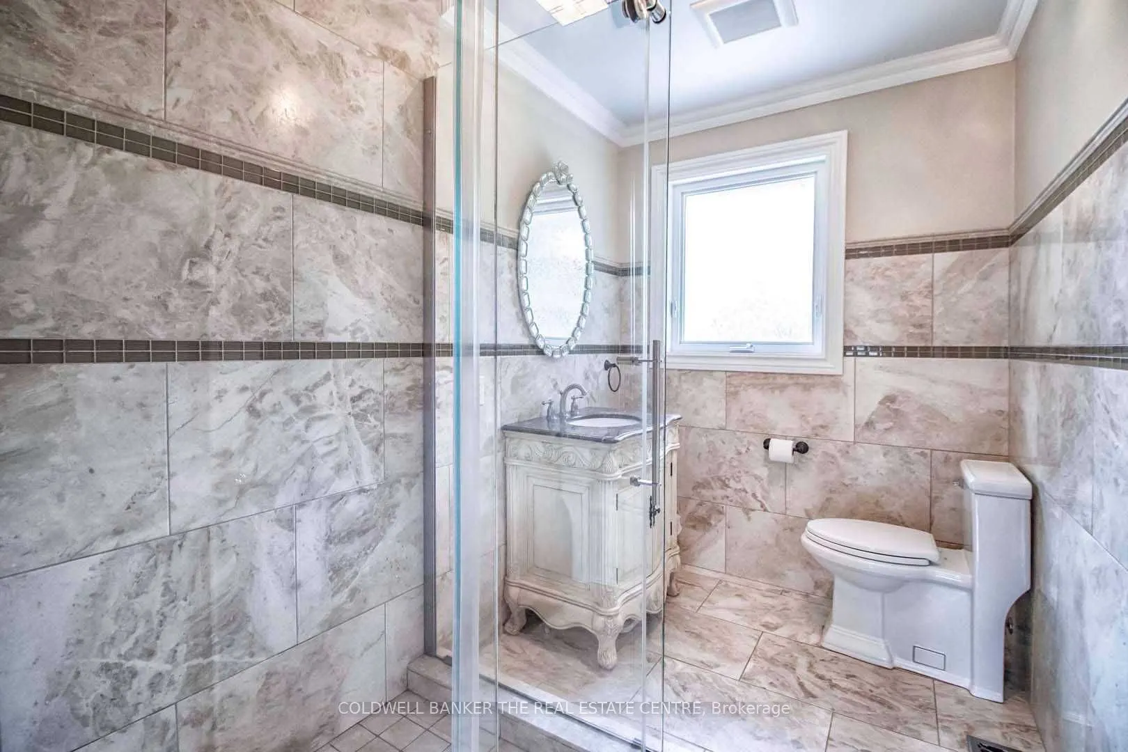 4 Orlon Crescent