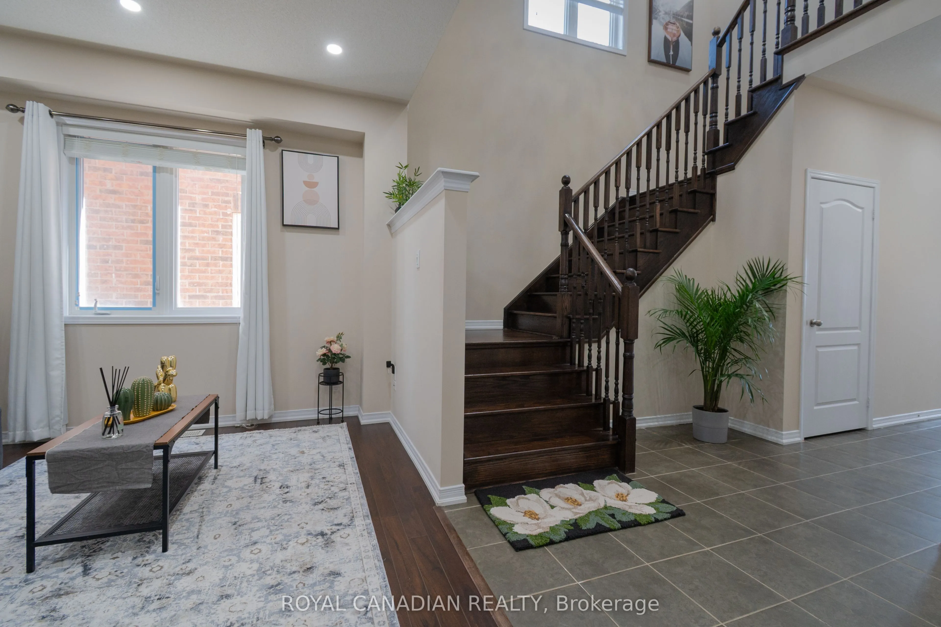 213 Richardson Crescent