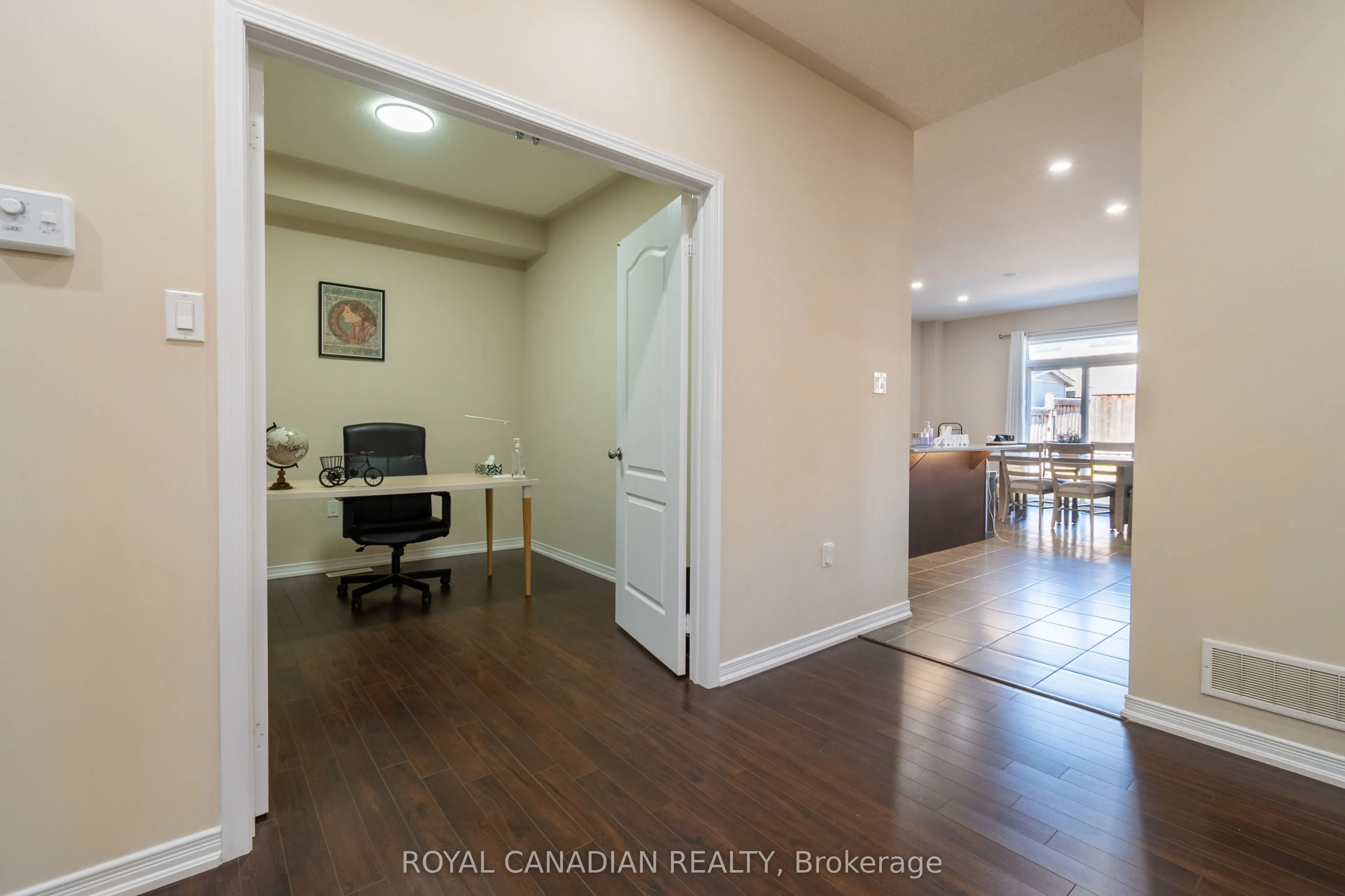 213 Richardson Crescent