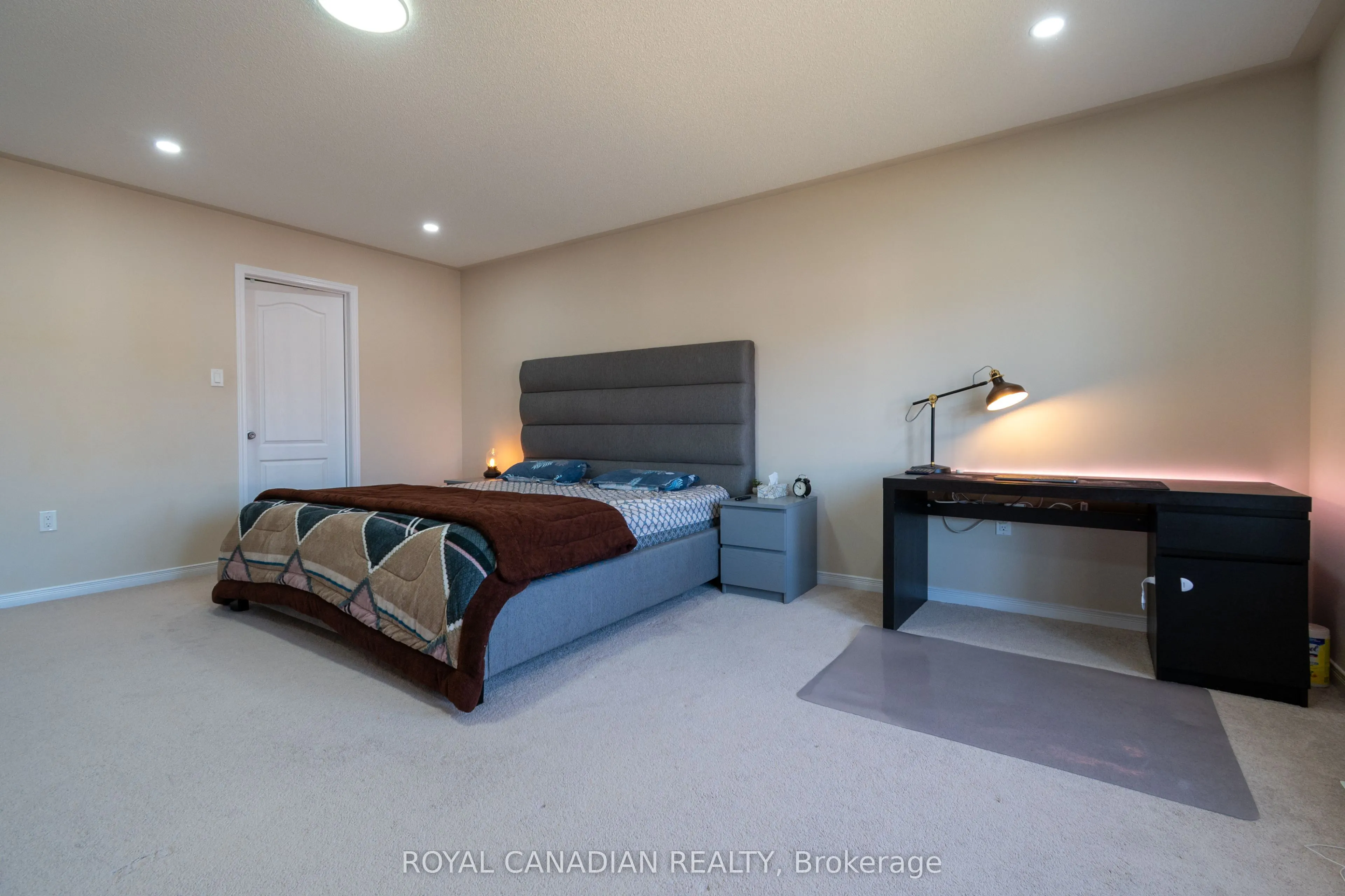 213 Richardson Crescent