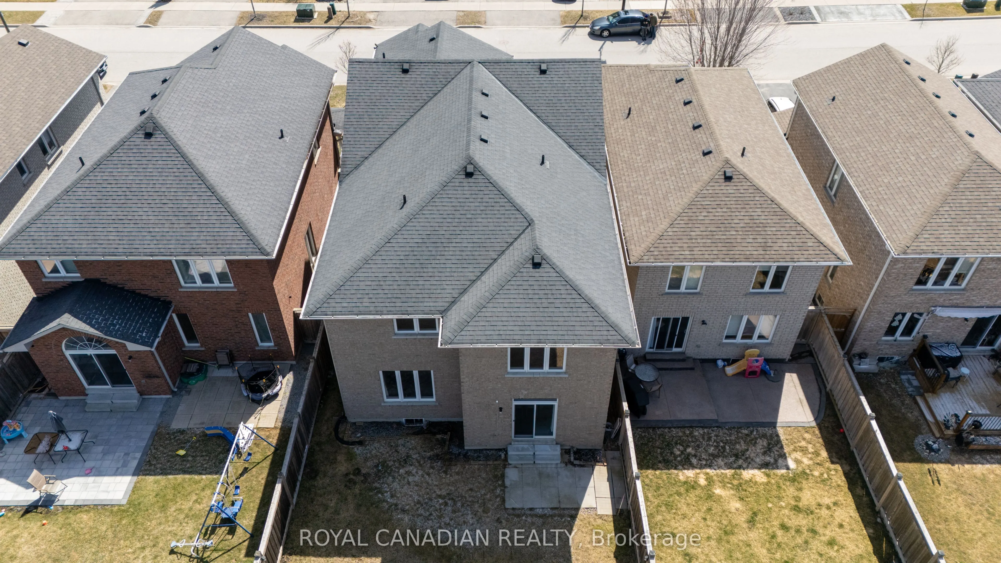 213 Richardson Crescent