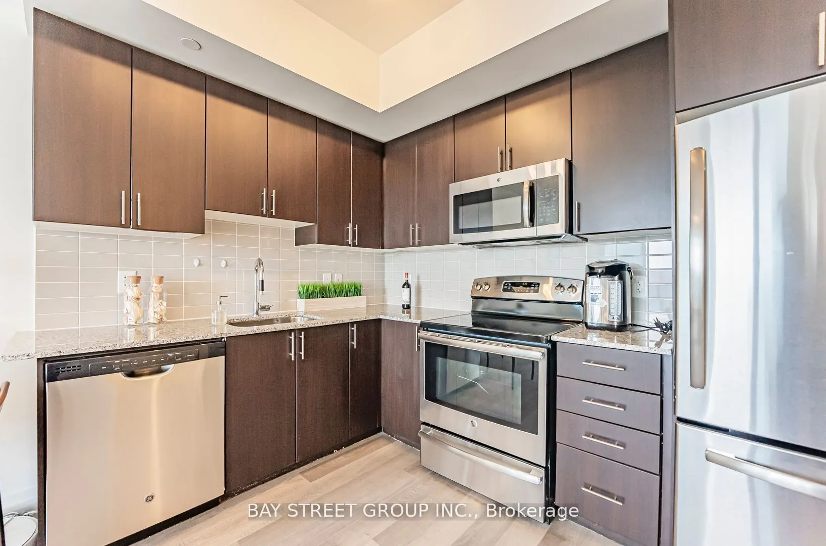 7167 Yonge Street #718