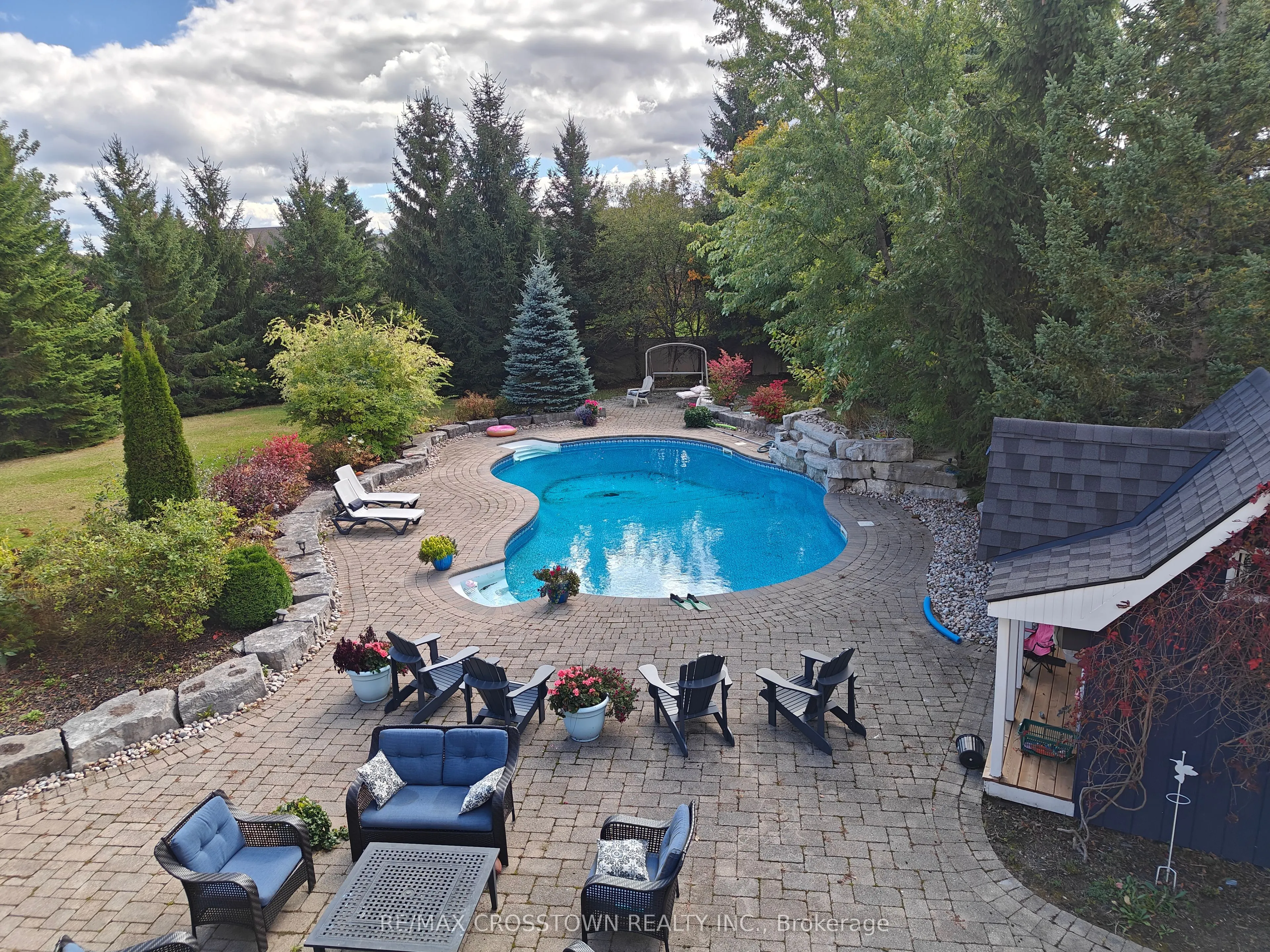 2 Evergreen Lane