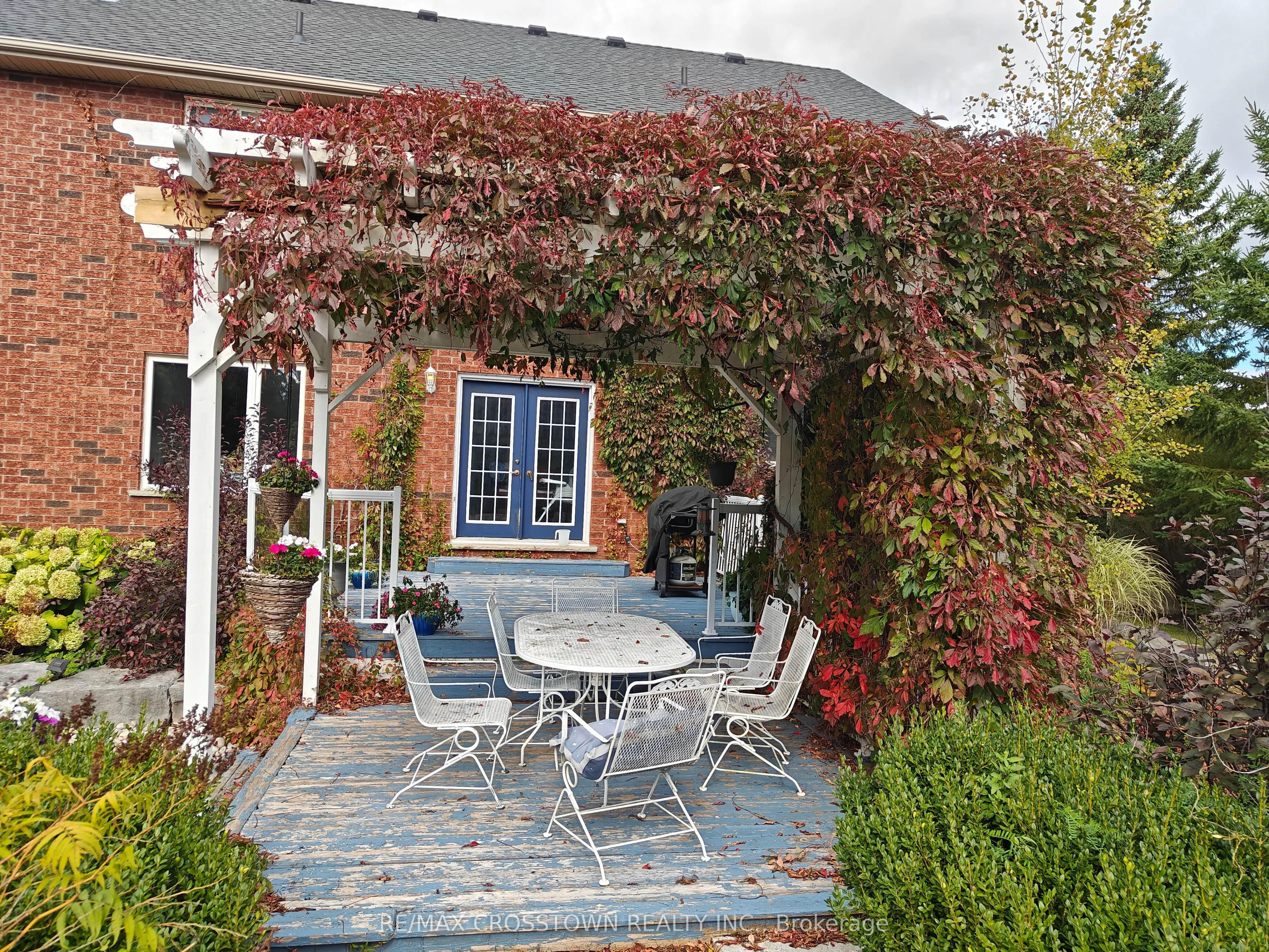2 Evergreen Lane