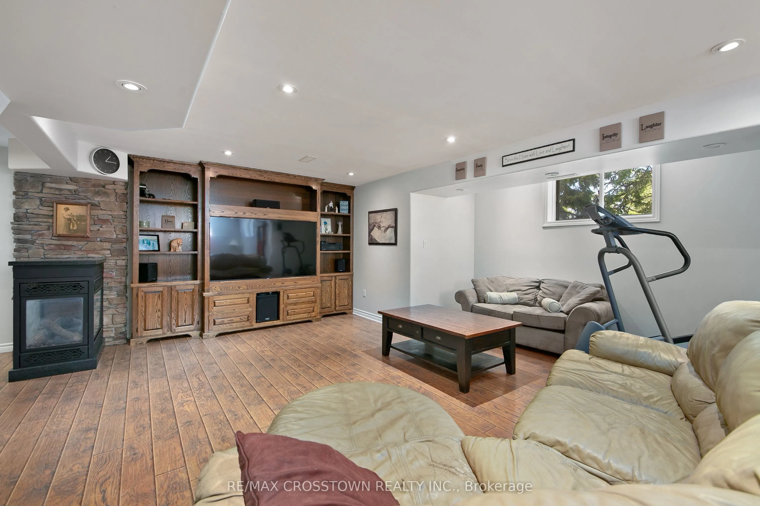 2 Evergreen Lane