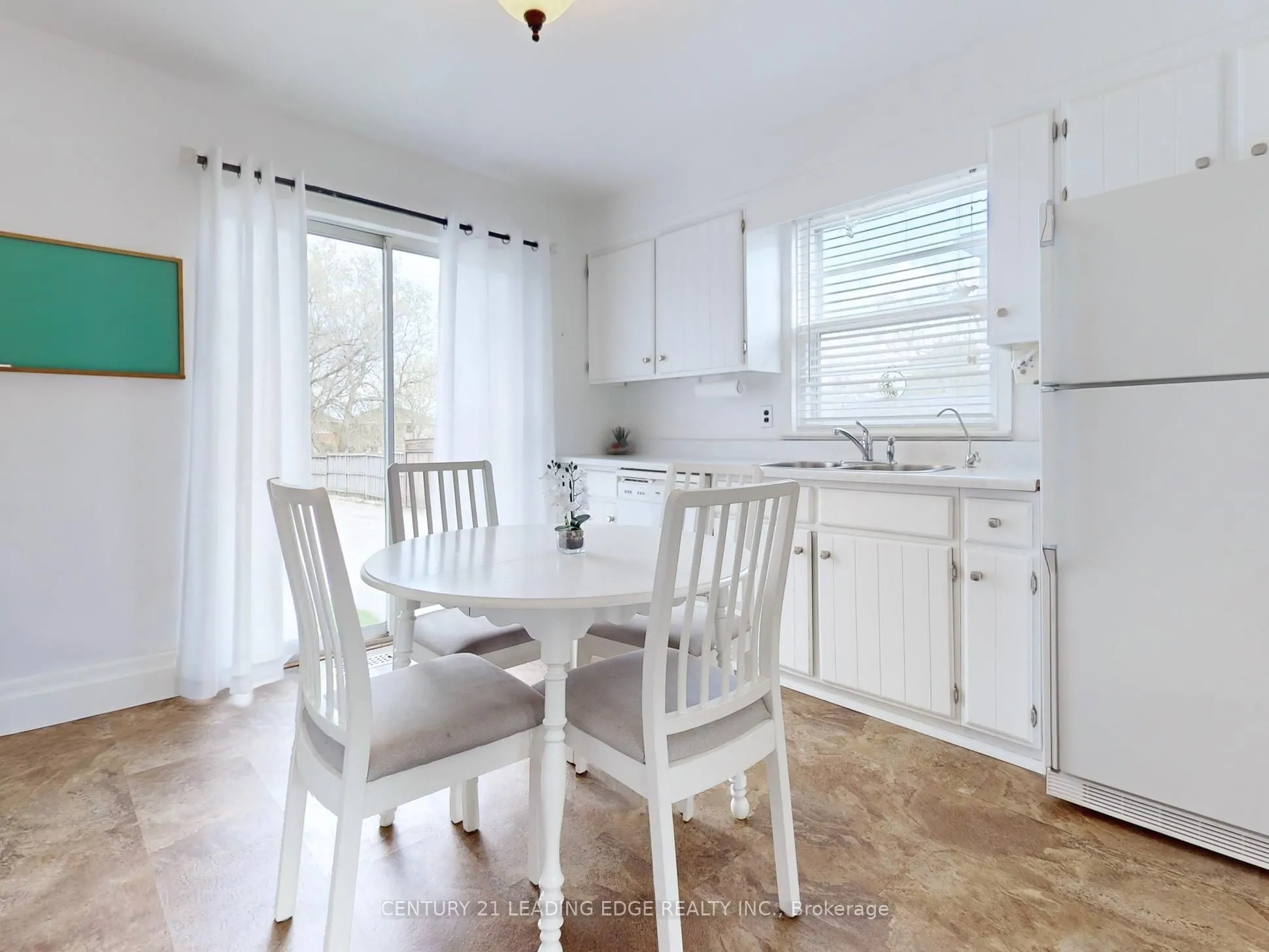 393 The Queensway S