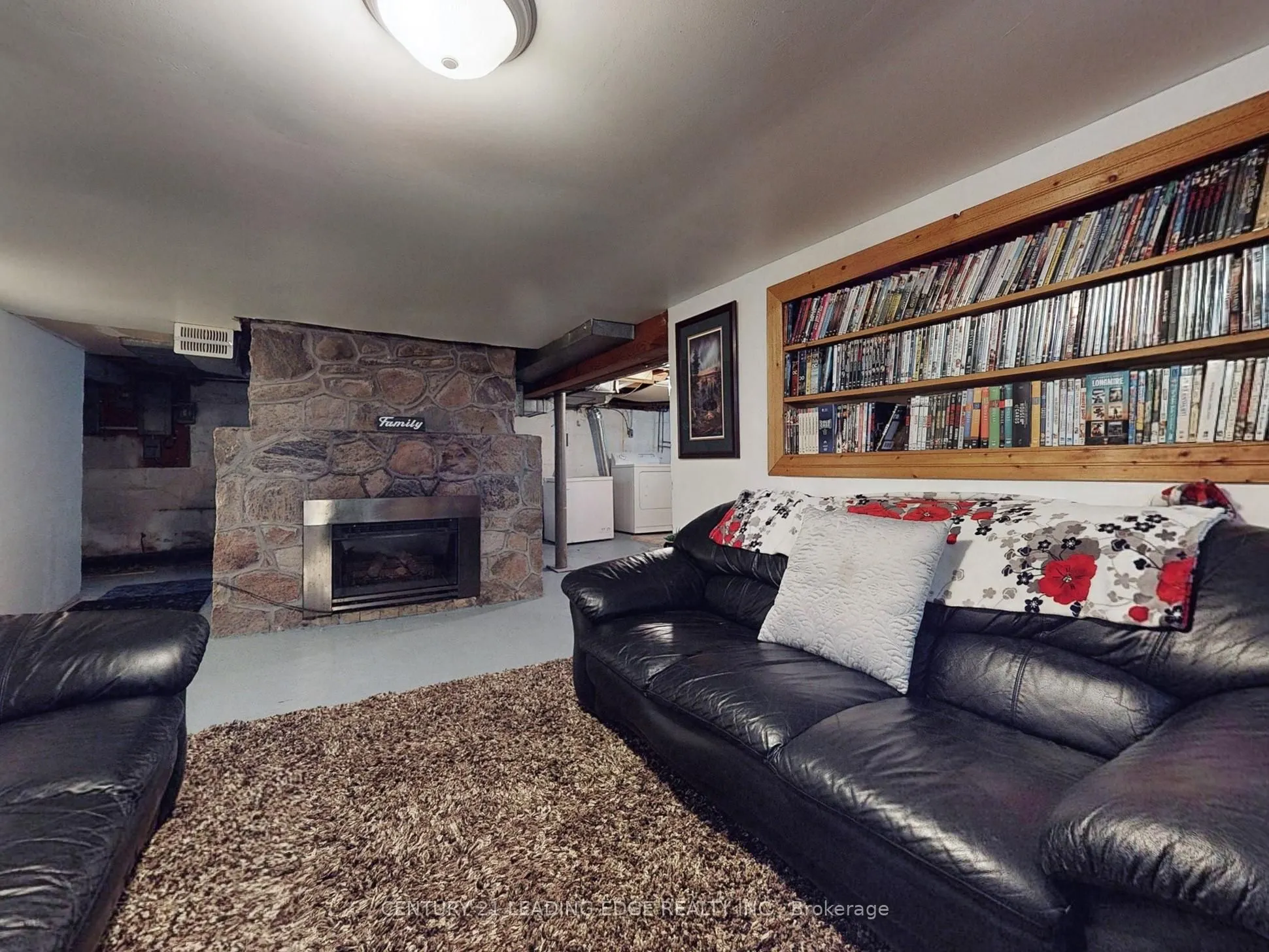 393 The Queensway S