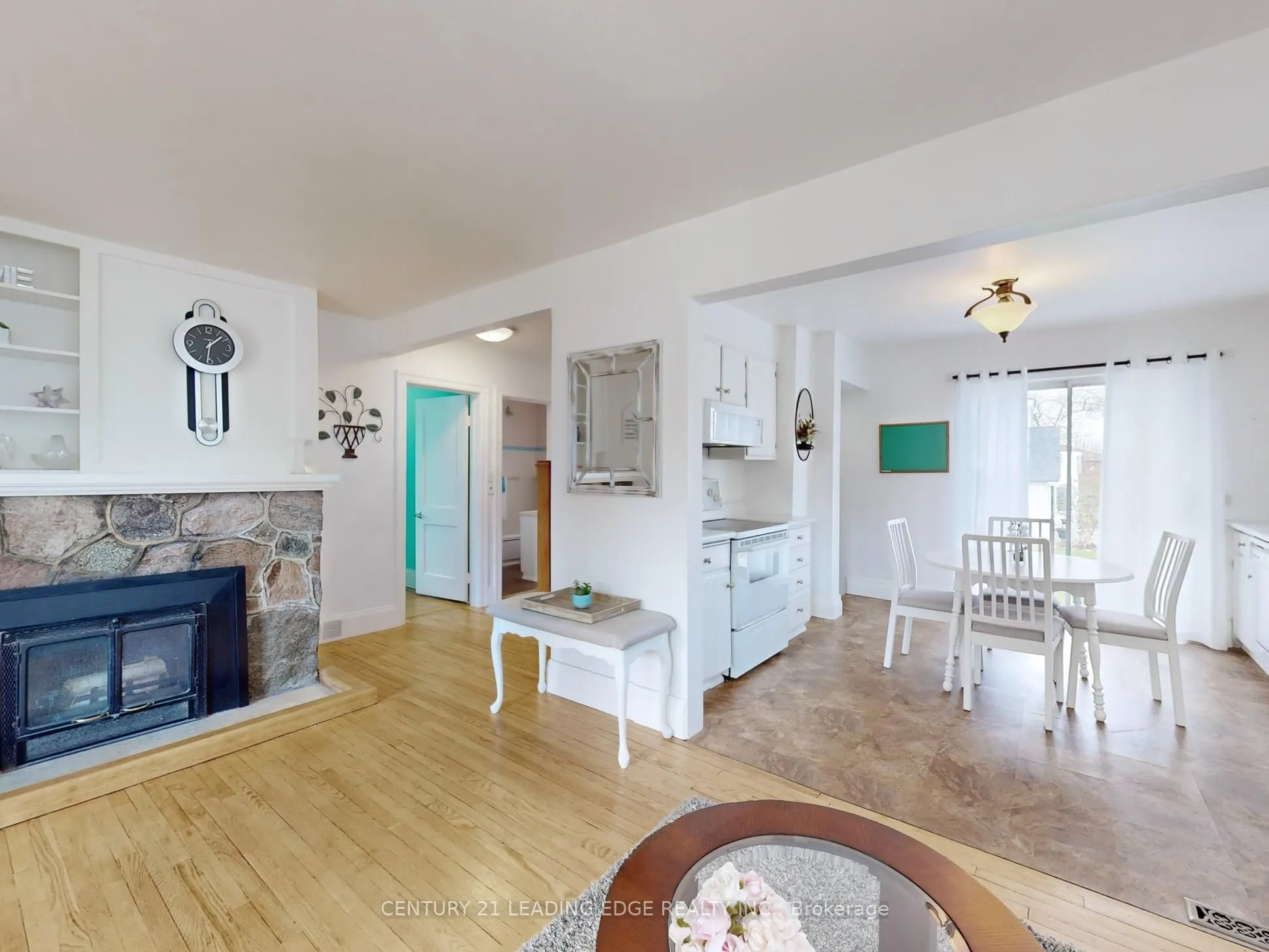 393 The Queensway S