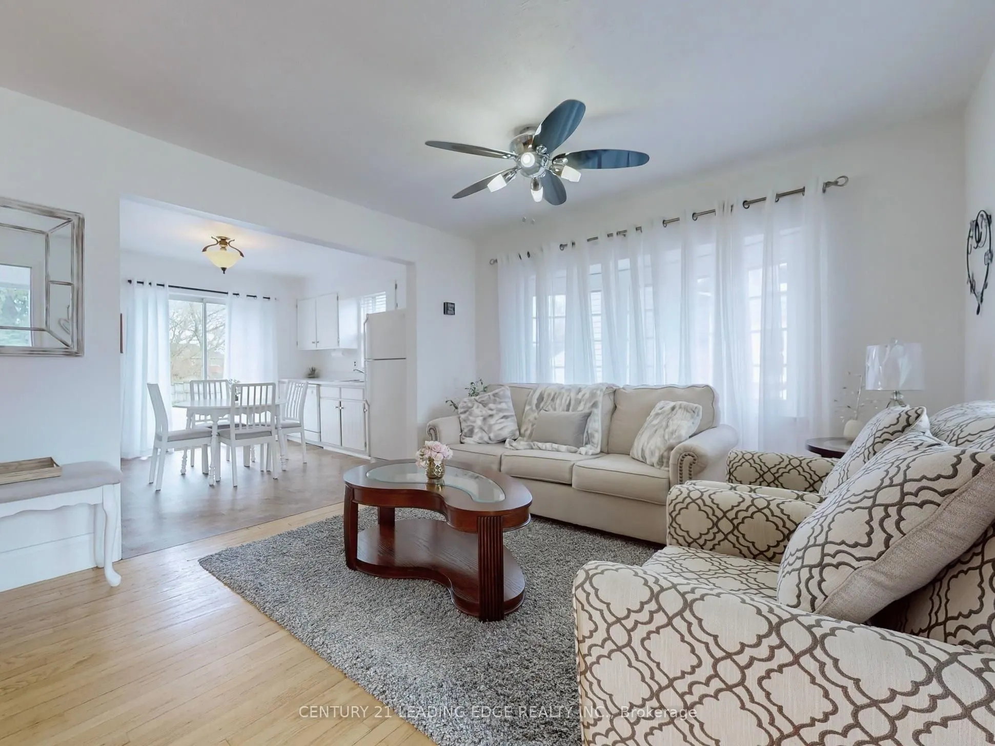 393 The Queensway S