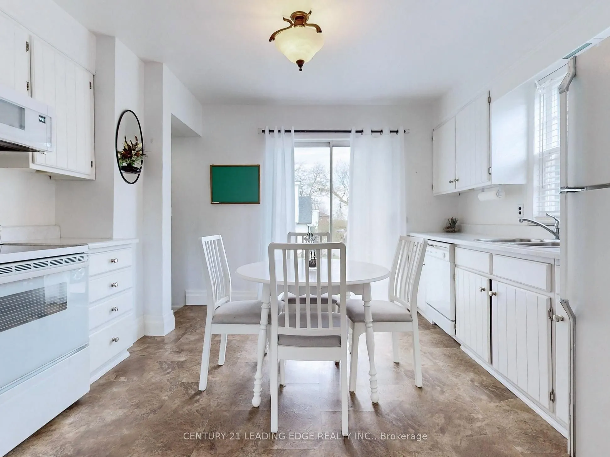 393 The Queensway S