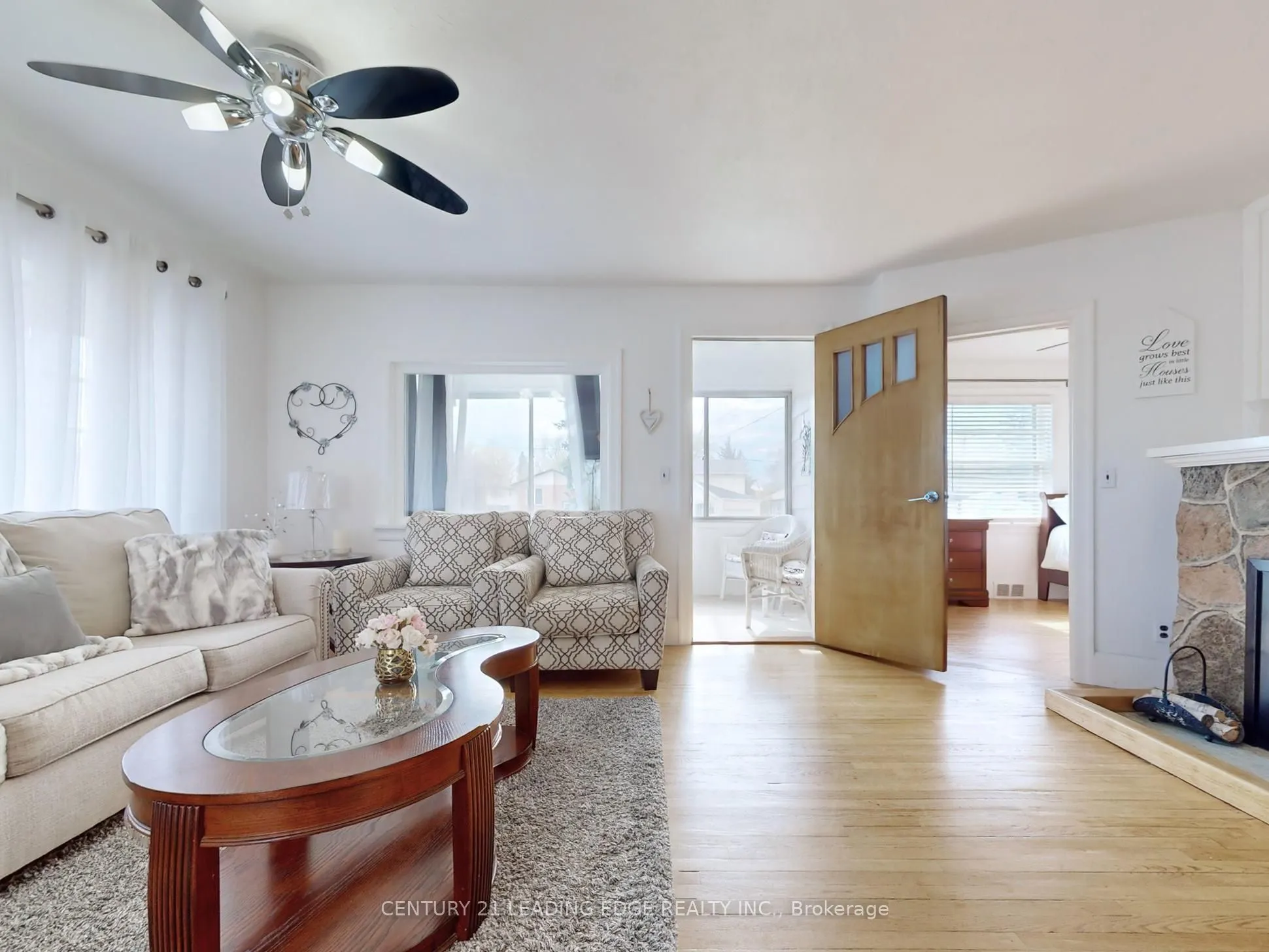 393 The Queensway S