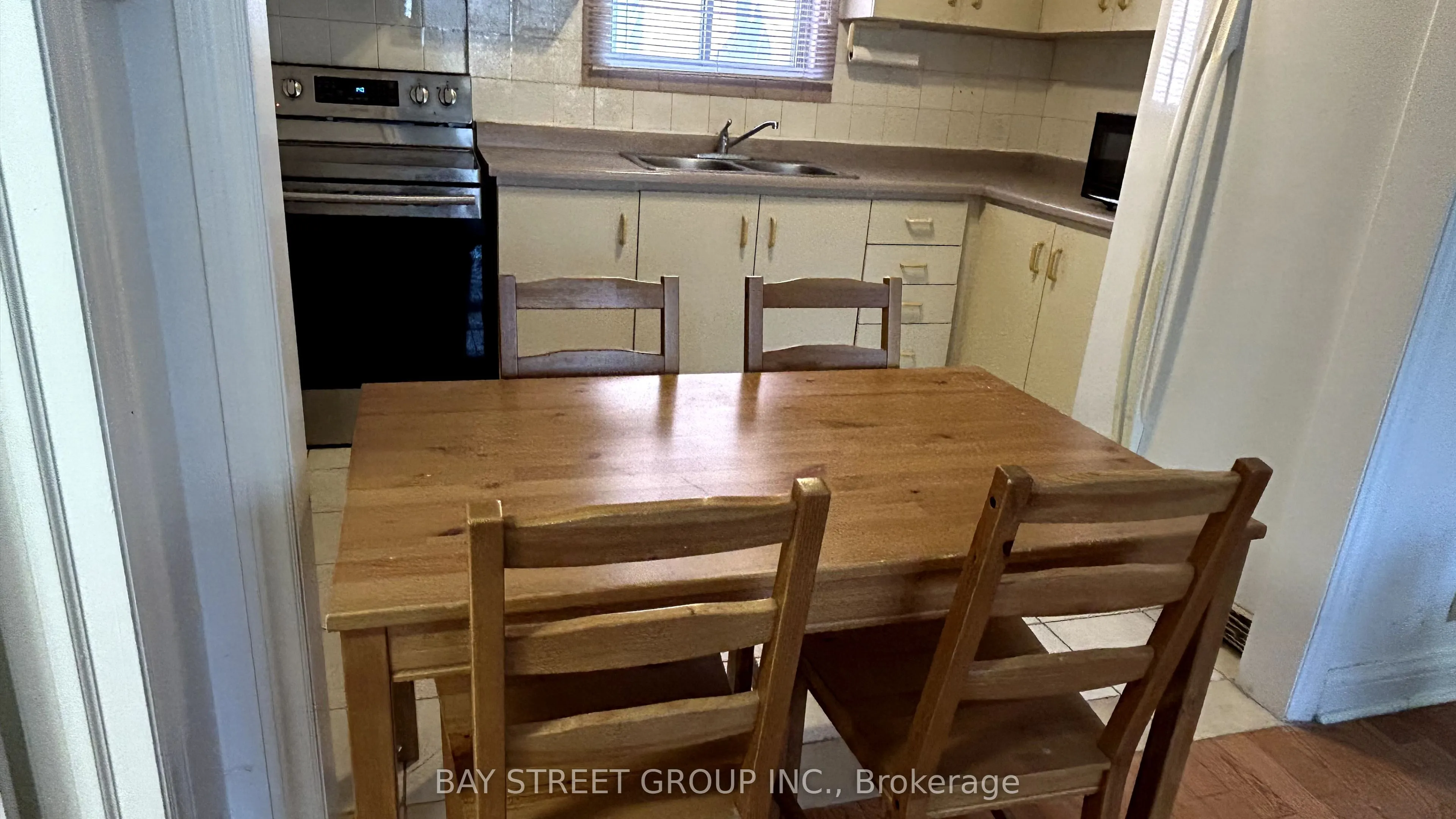 36 Grandview Avenue, #Ground