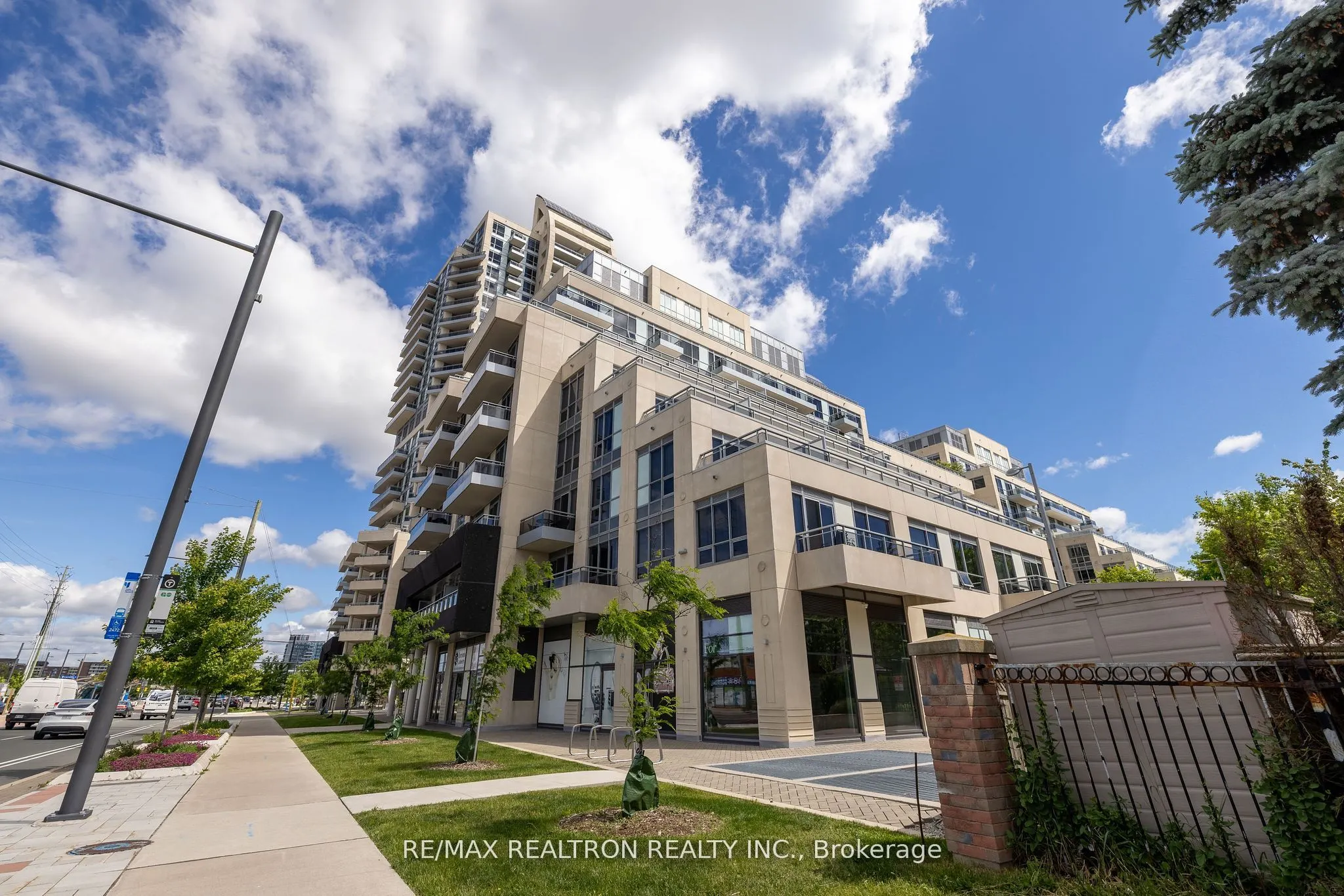 9199 Yonge Street, #SE617