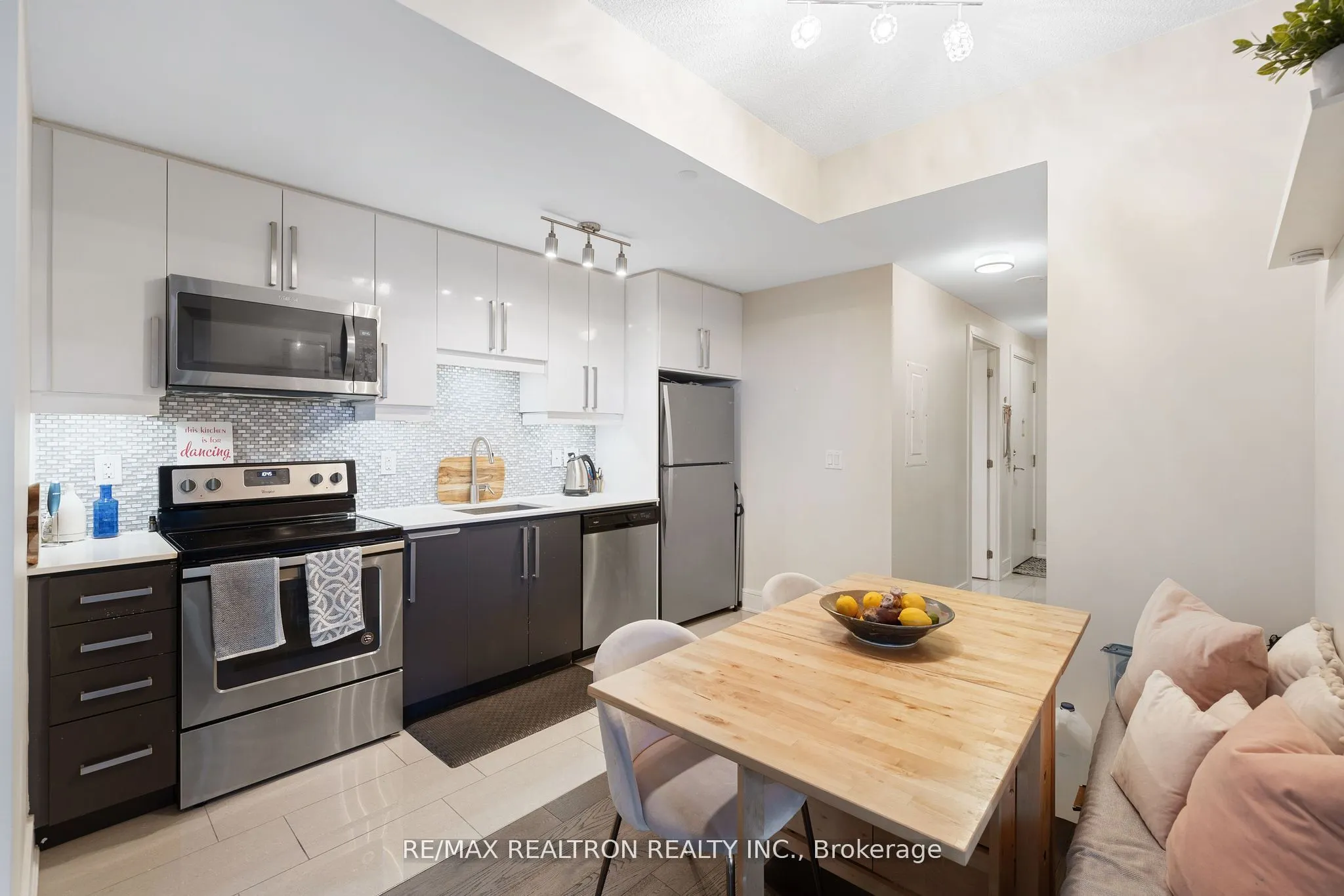 9199 Yonge Street, #SE617