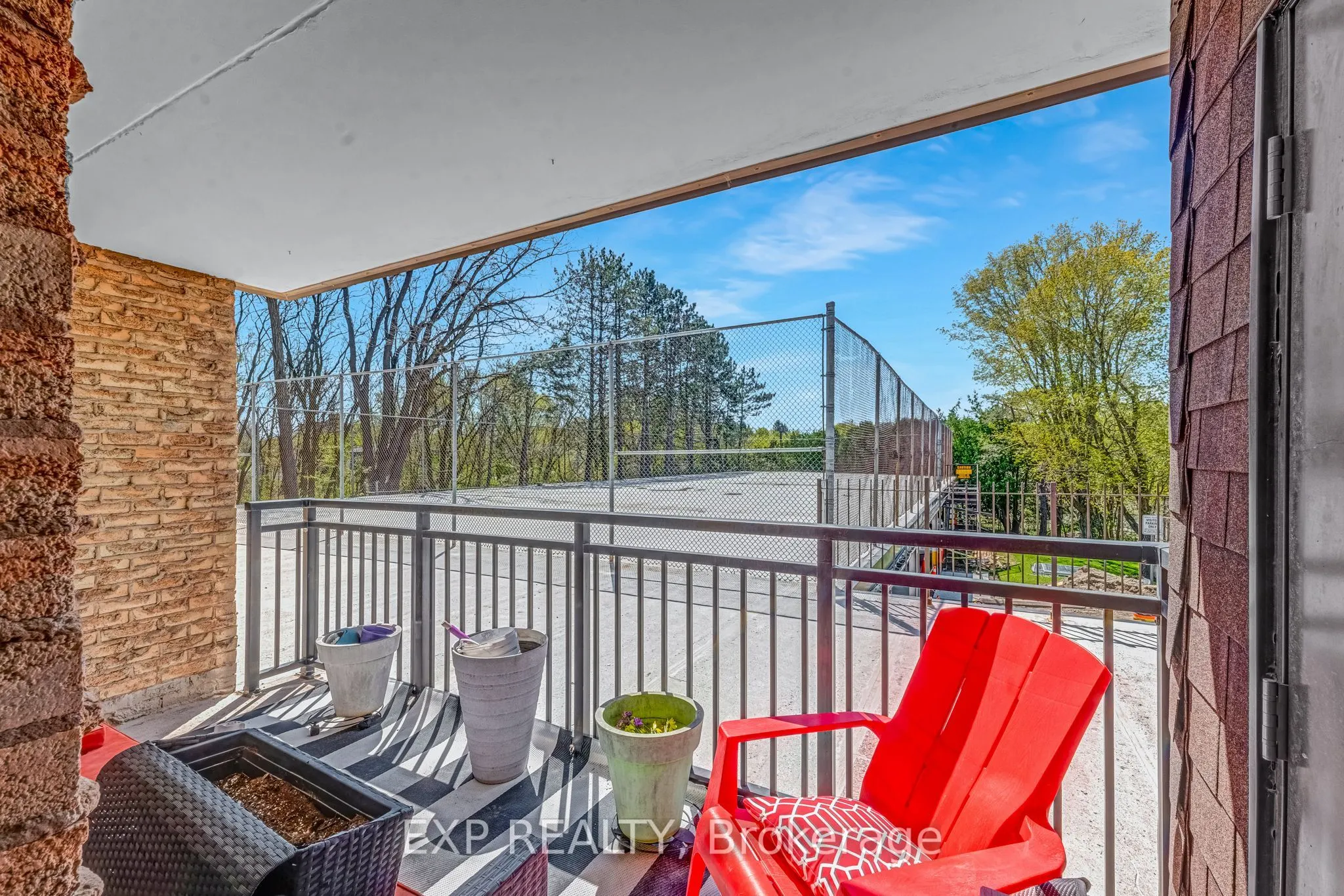 15390 Yonge Street, #104