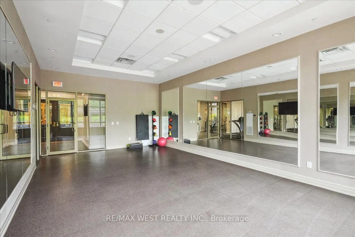 9255 Jane Street, #405