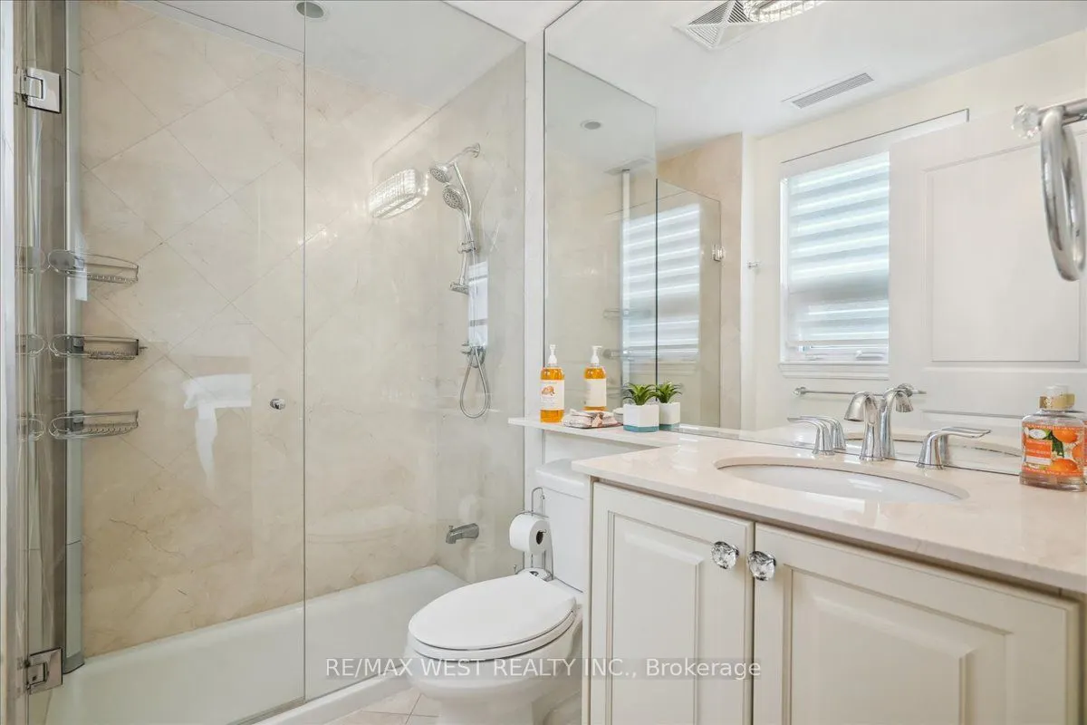 9255 Jane Street, #405
