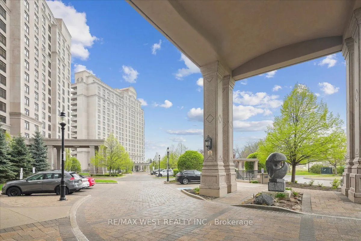 9255 Jane Street, #405