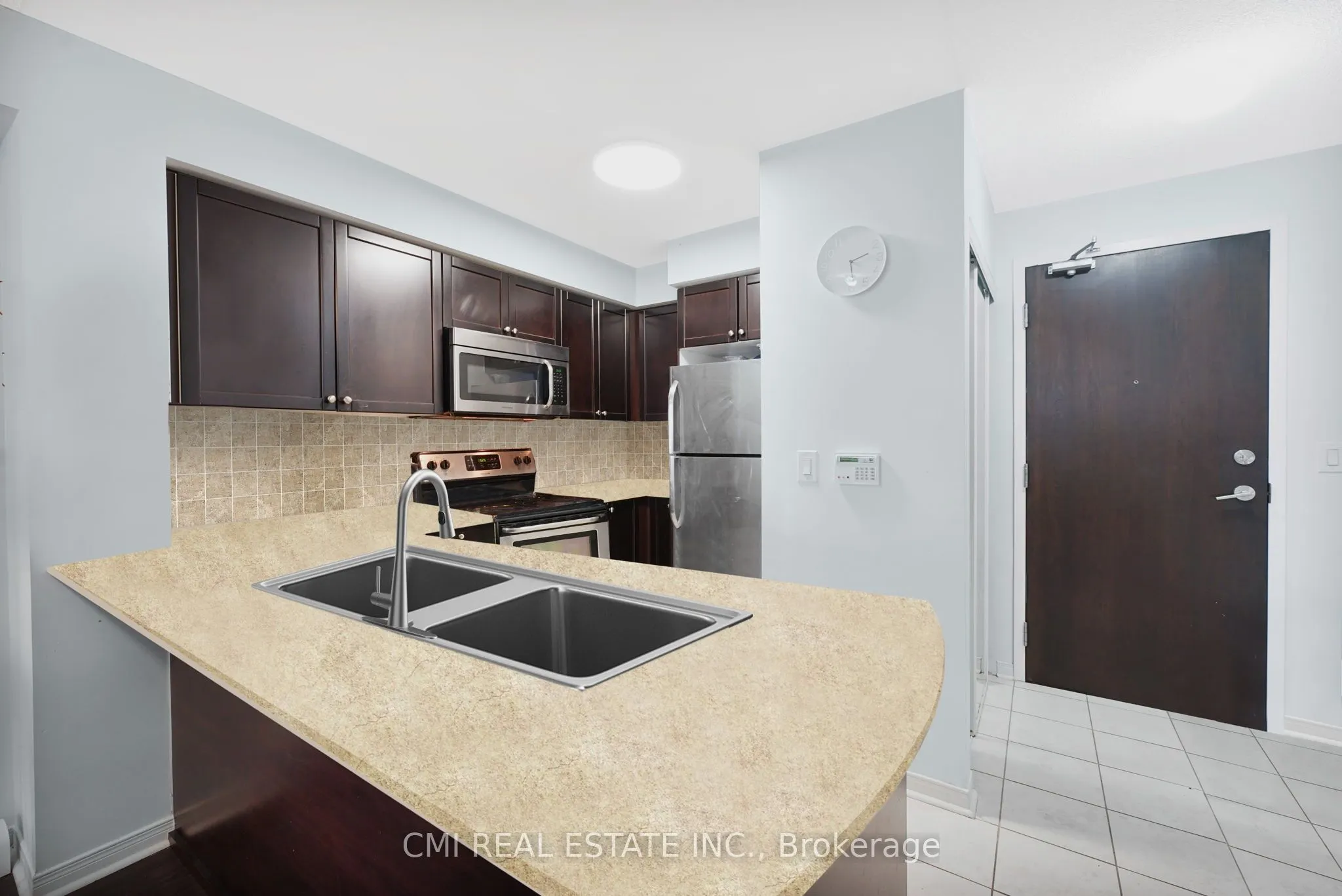 73 King William Crescent, #906