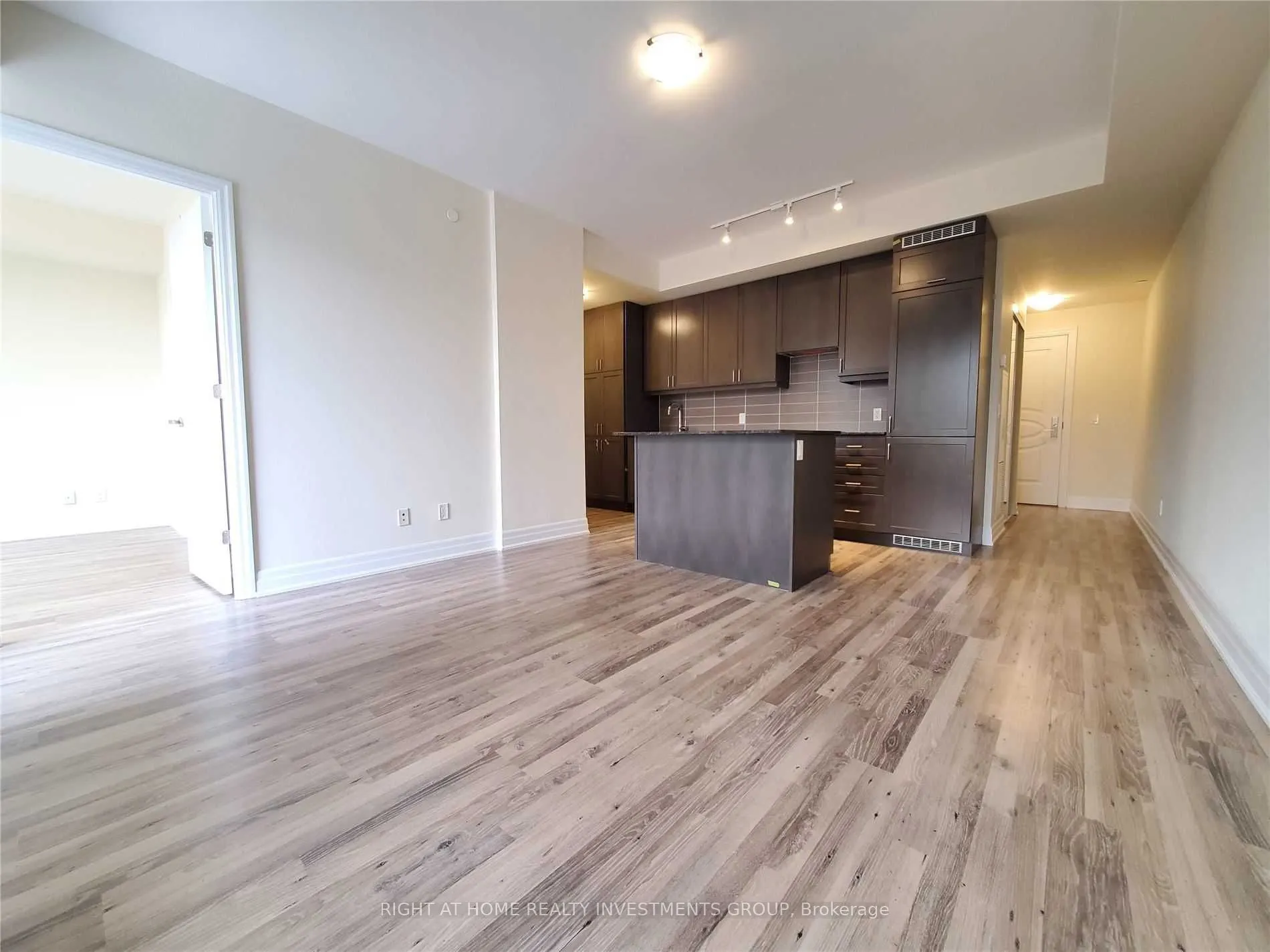 9075 Jane Street, #306