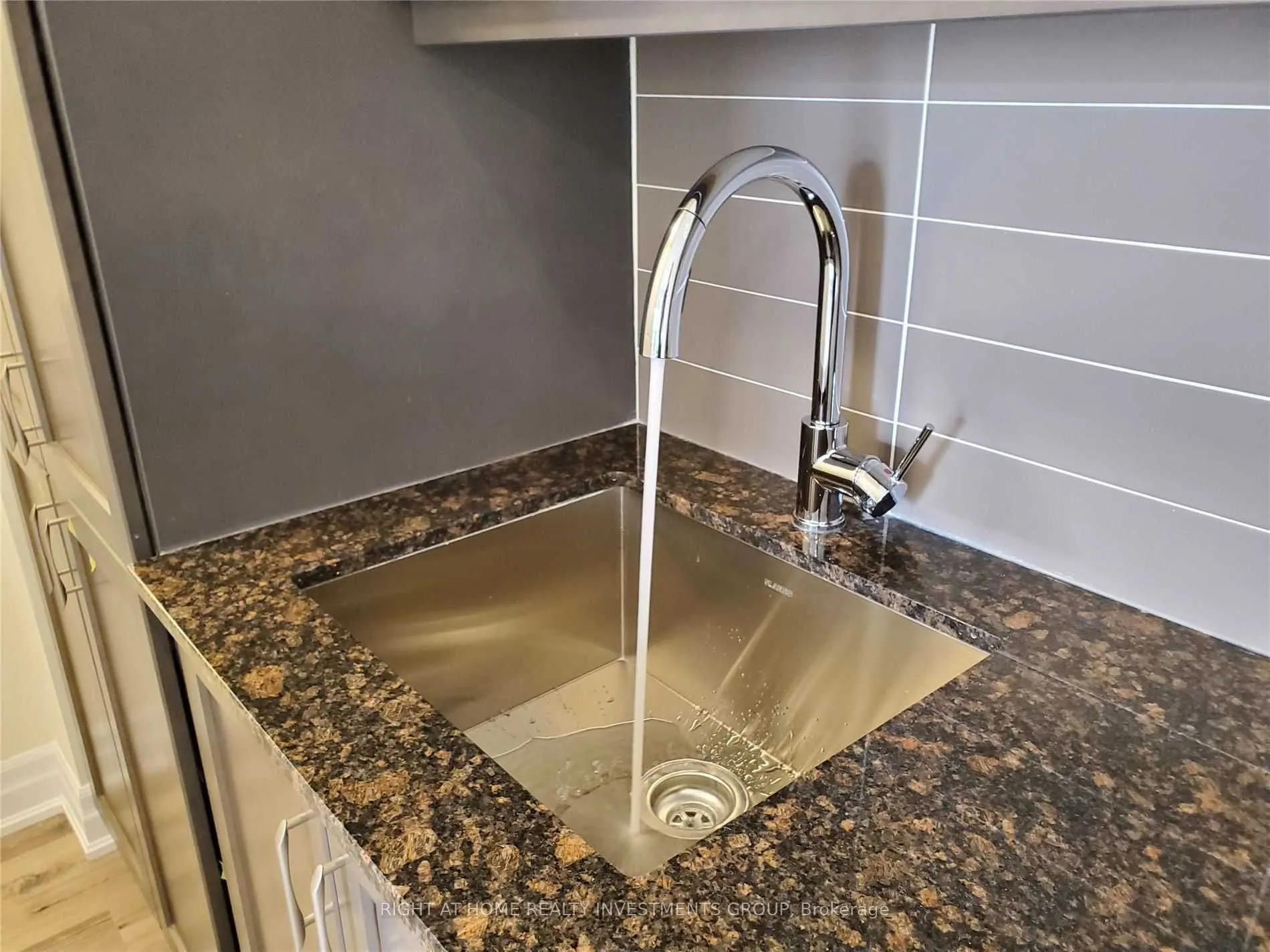 9075 Jane Street, #306