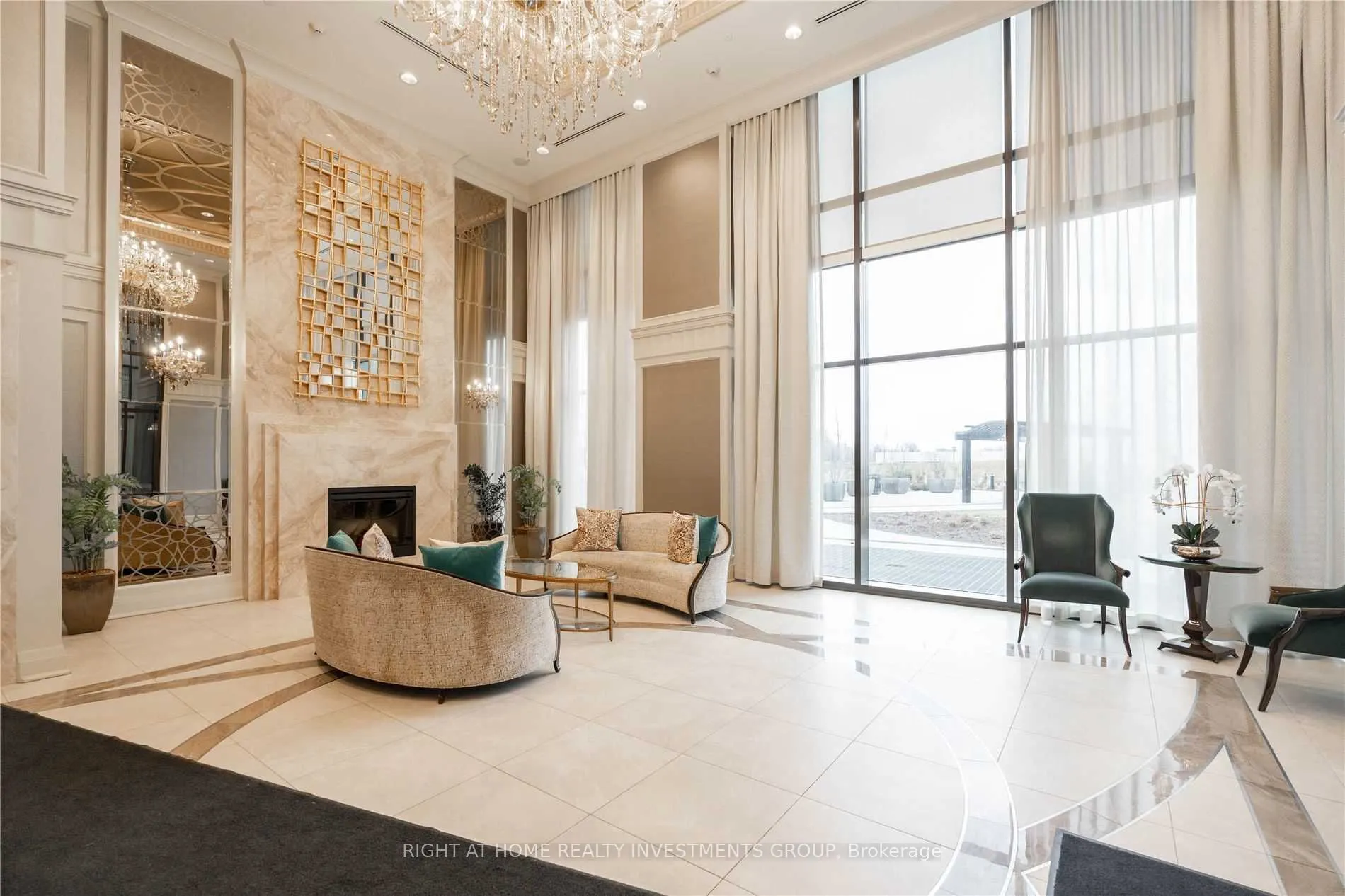 9075 Jane Street, #306
