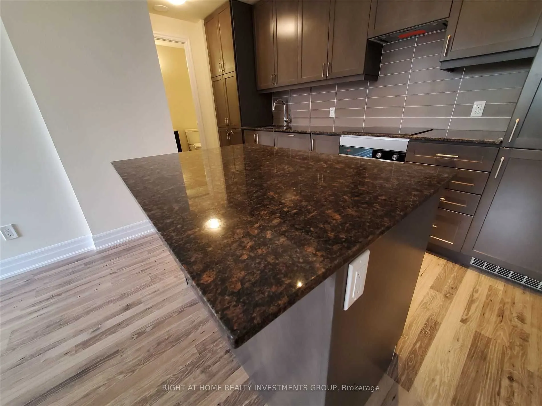 9075 Jane Street, #306