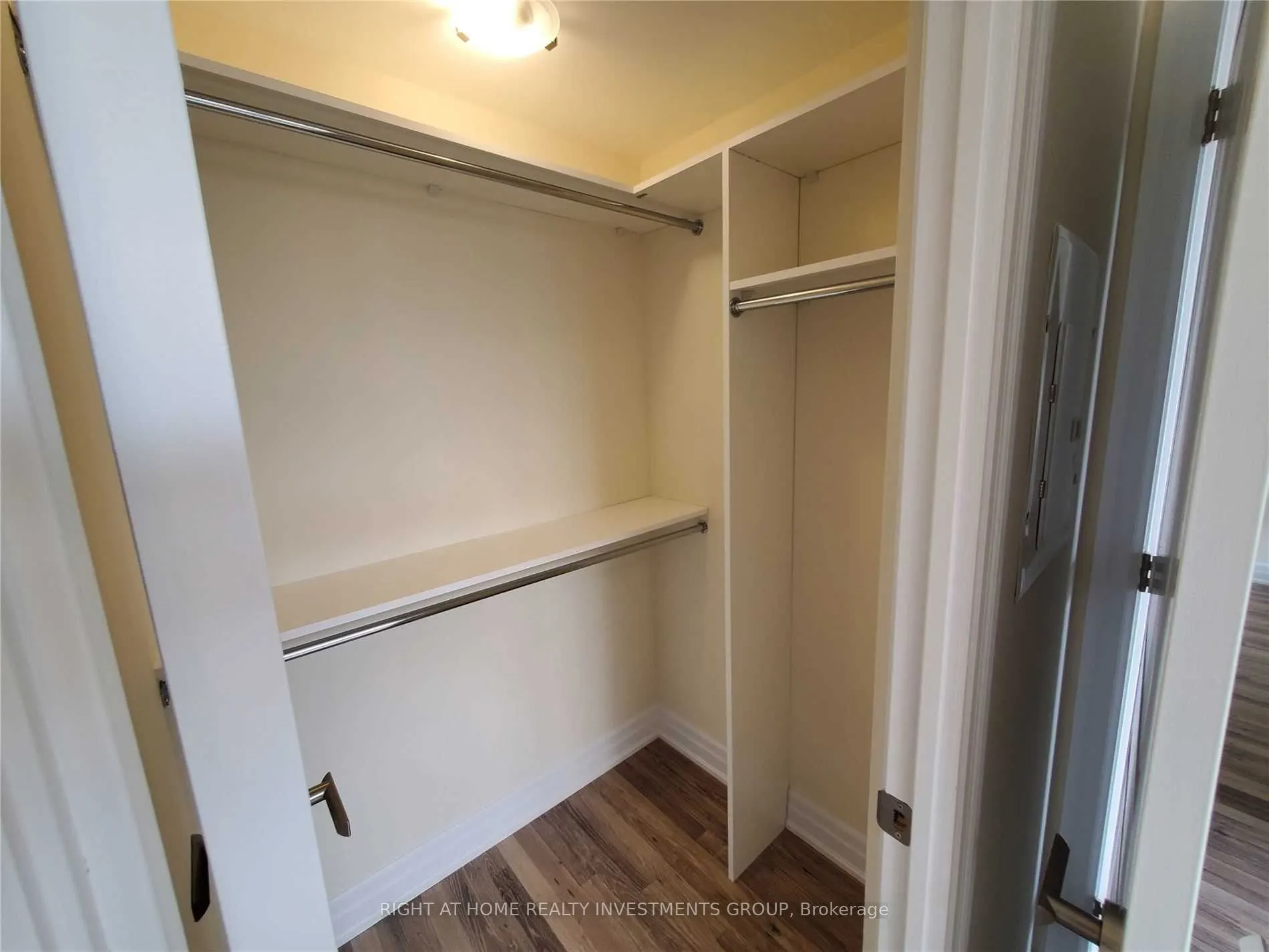 9075 Jane Street, #306