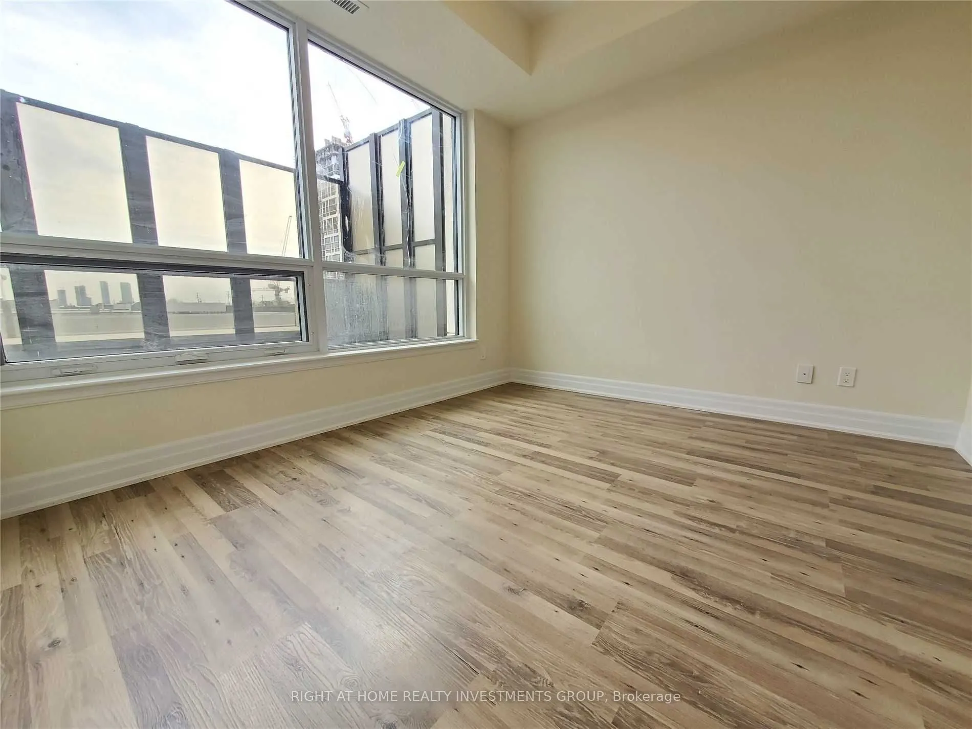 9075 Jane Street, #306