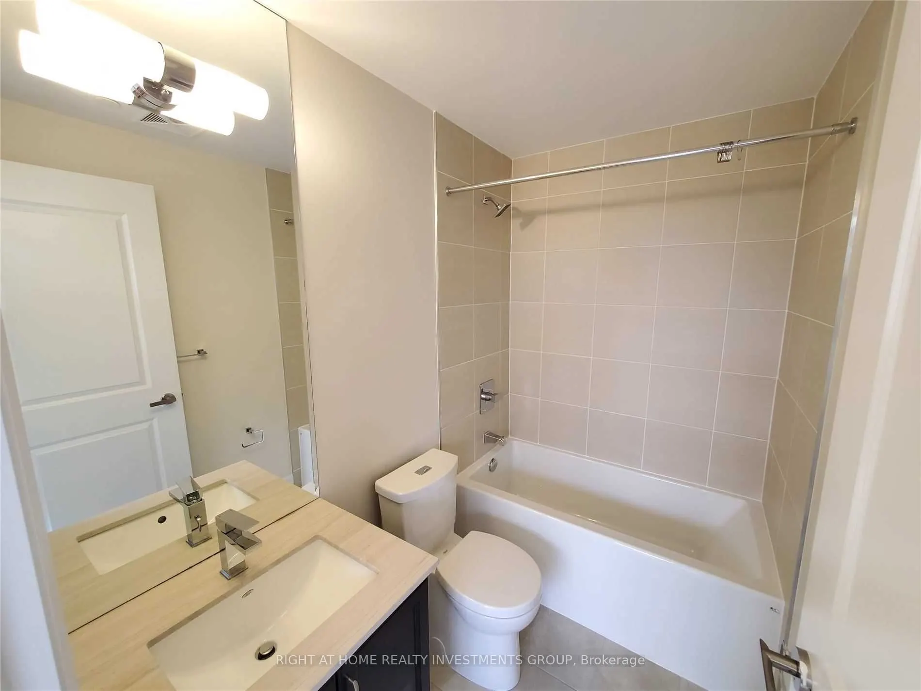 9075 Jane Street, #306