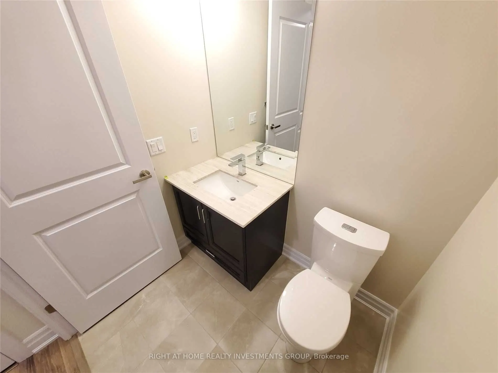 9075 Jane Street, #306