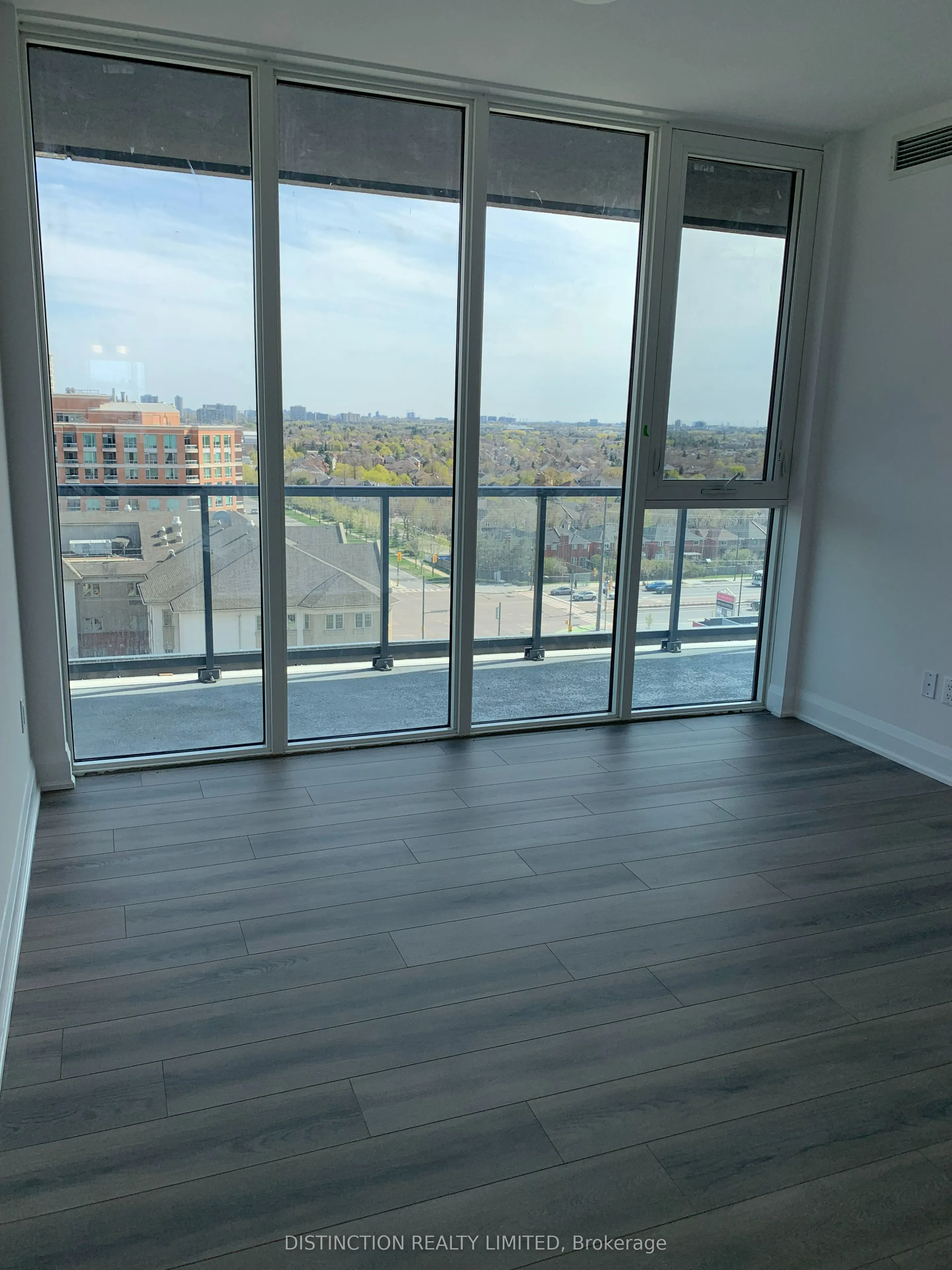 10 Gatineau Drive W, #1005