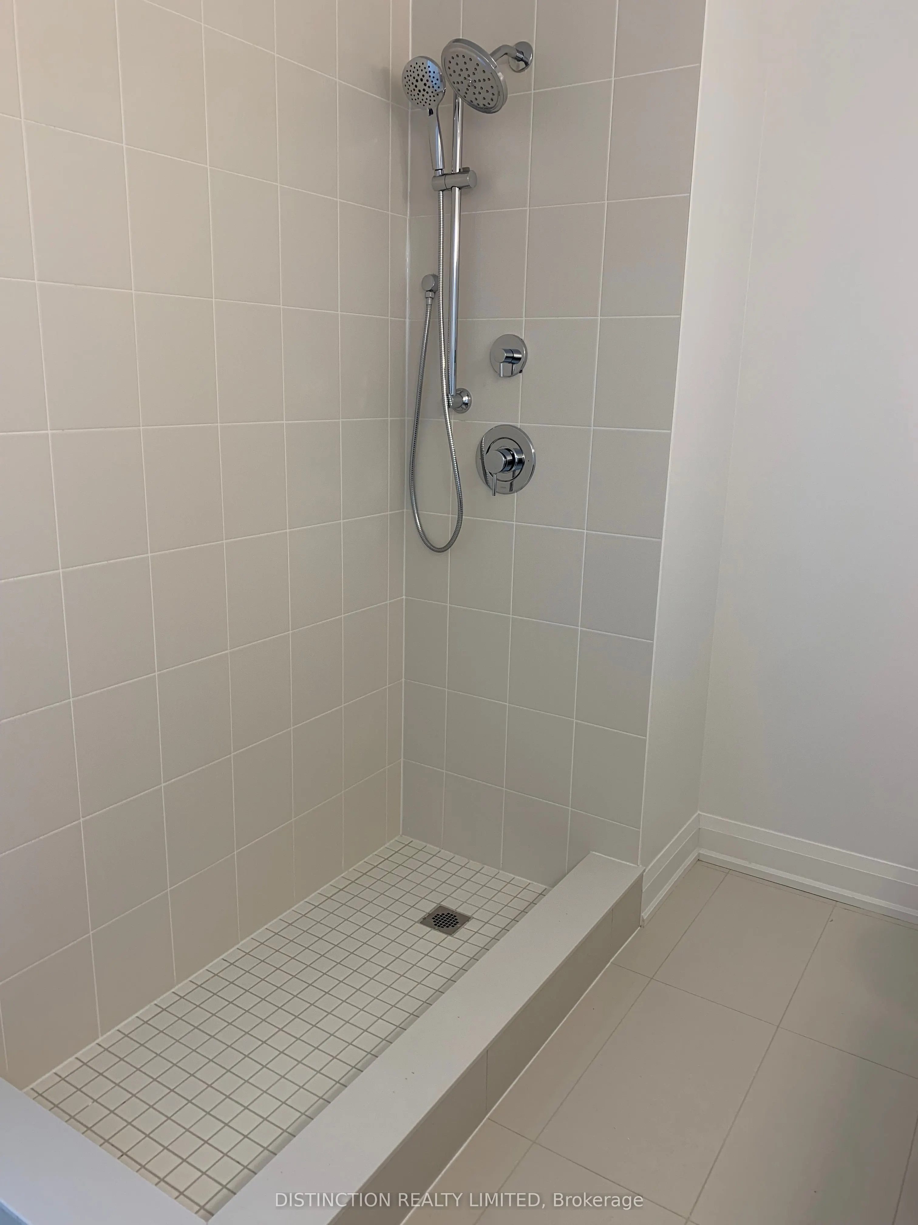 10 Gatineau Drive W, #1005