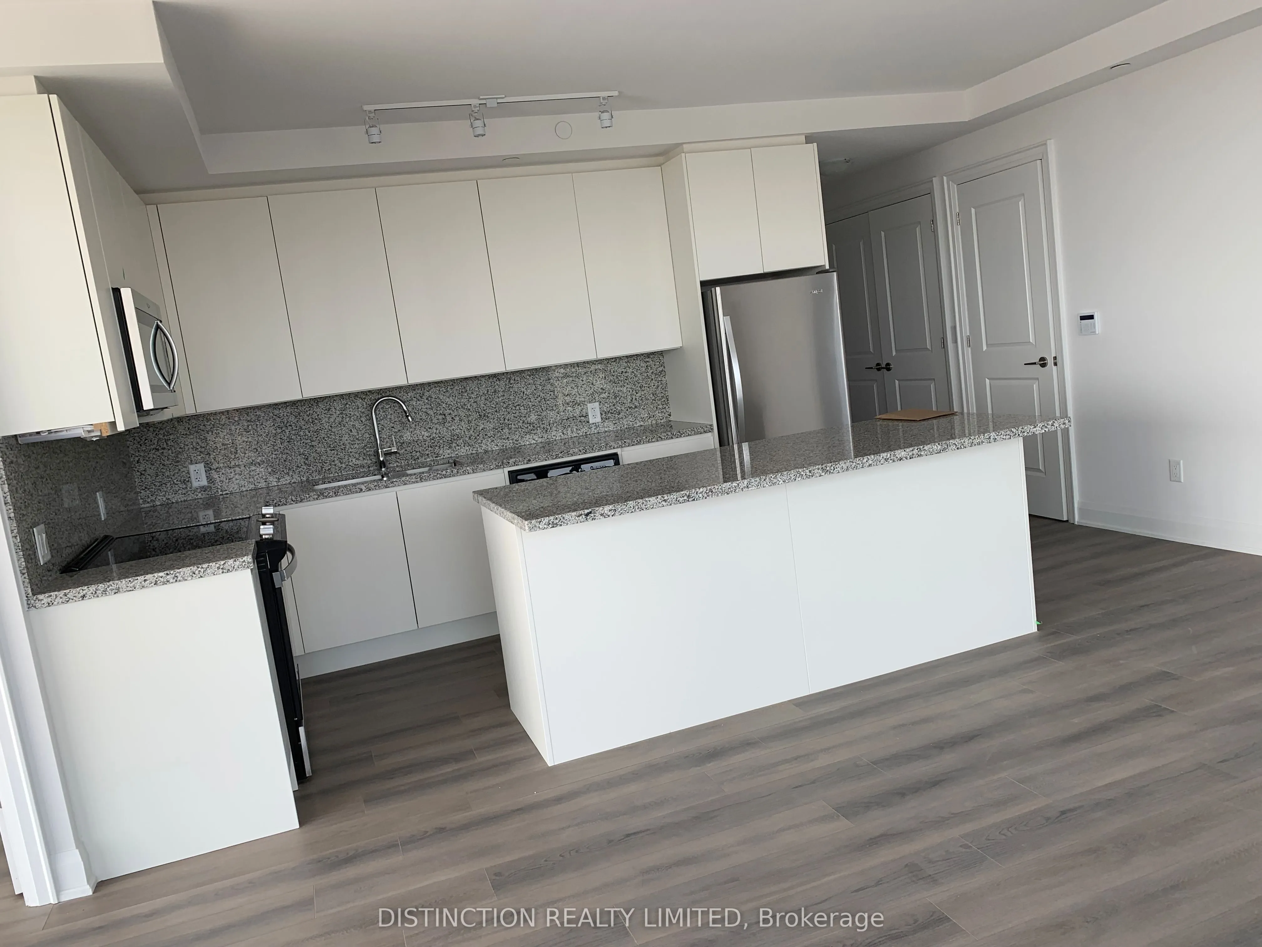 10 Gatineau Drive W, #1005