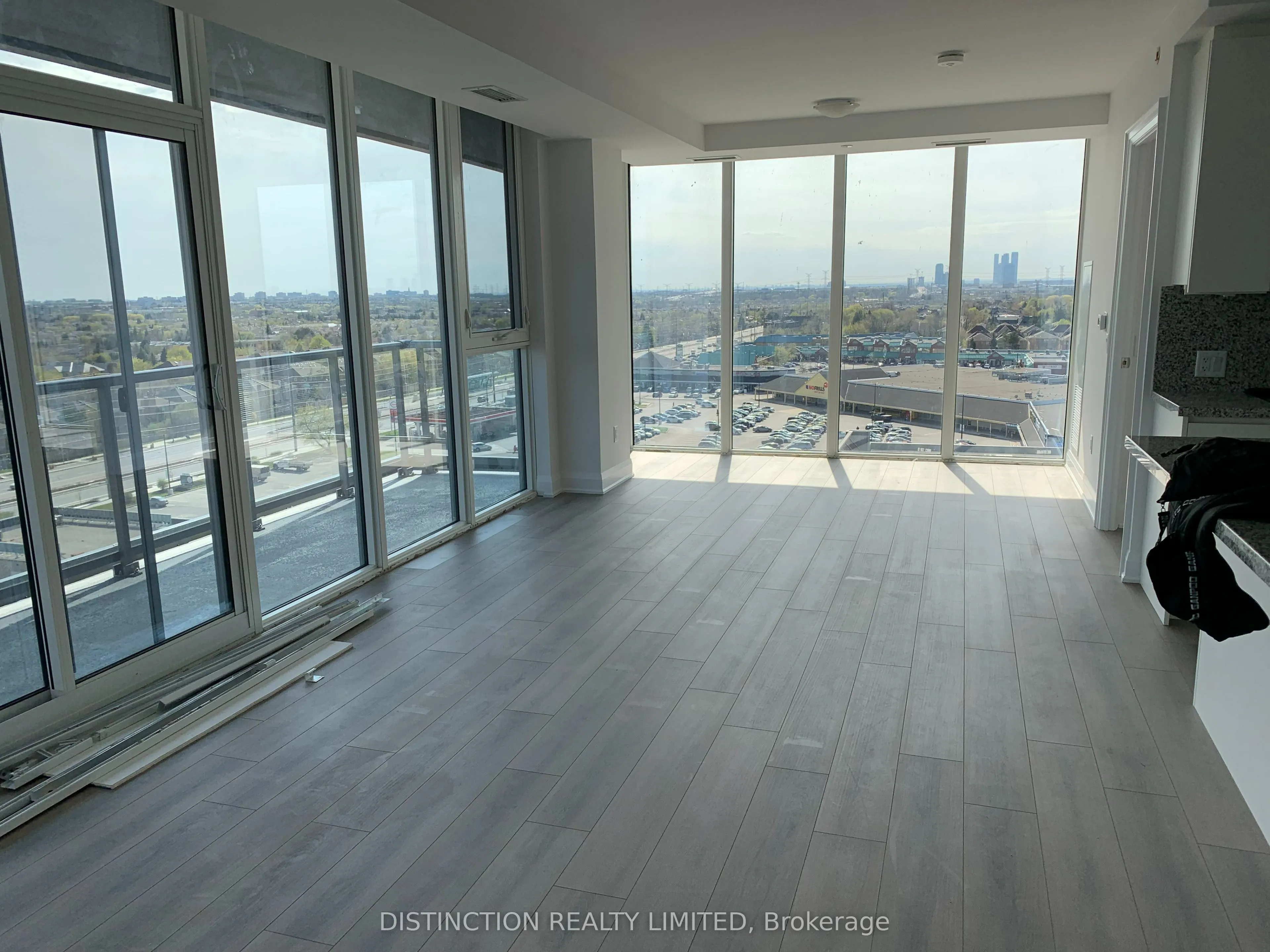 10 Gatineau Drive W, #1005
