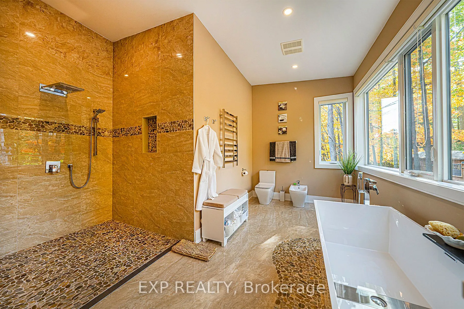5 Birch Knoll Road