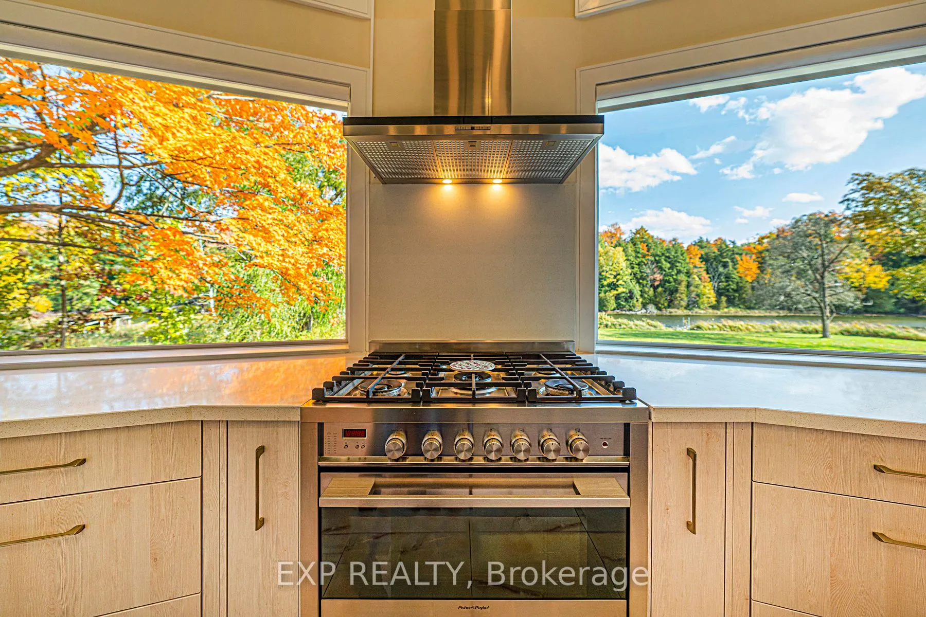 5 Birch Knoll Road
