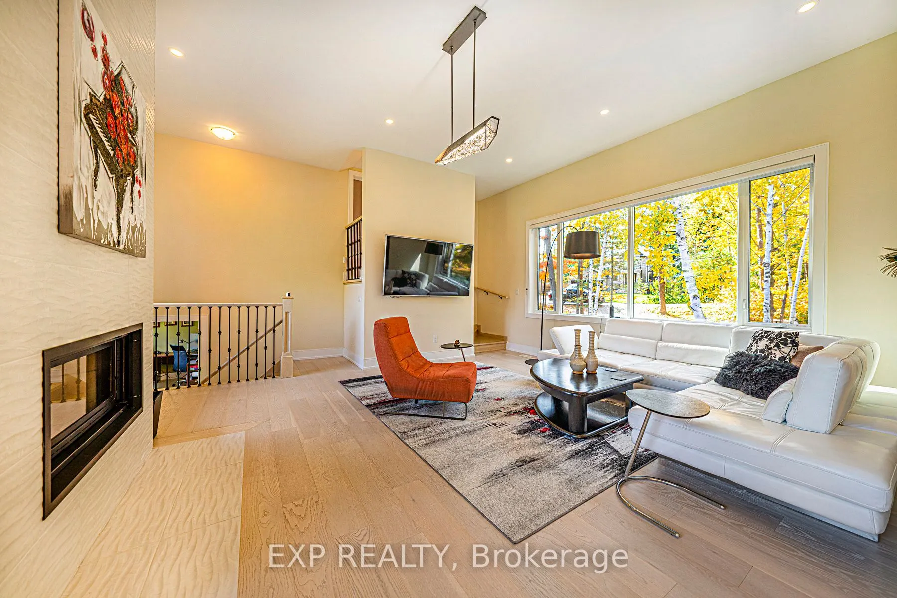 5 Birch Knoll Road