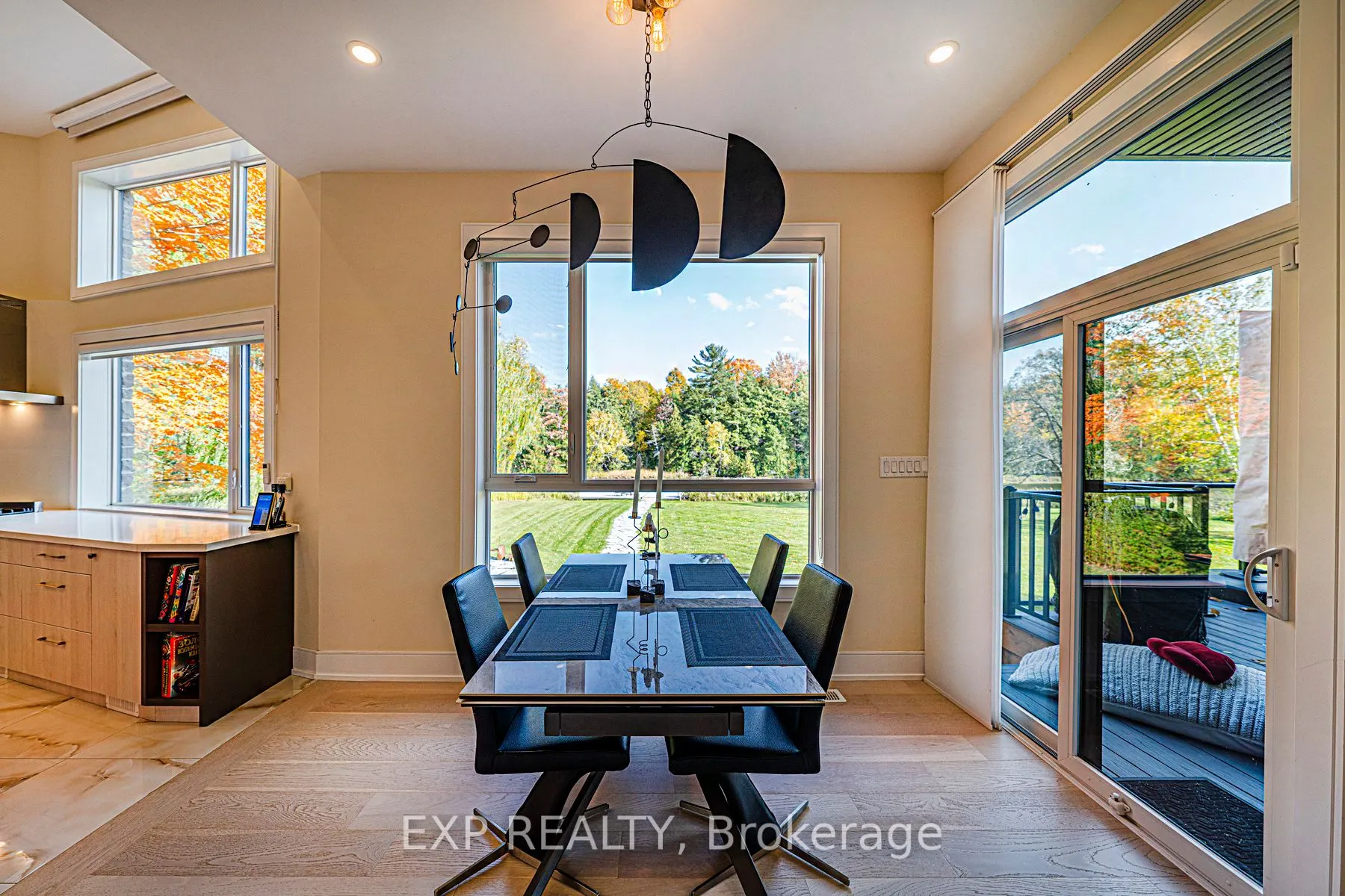 5 Birch Knoll Road