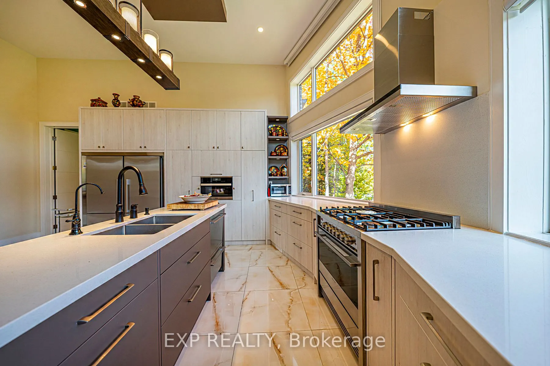 5 Birch Knoll Road