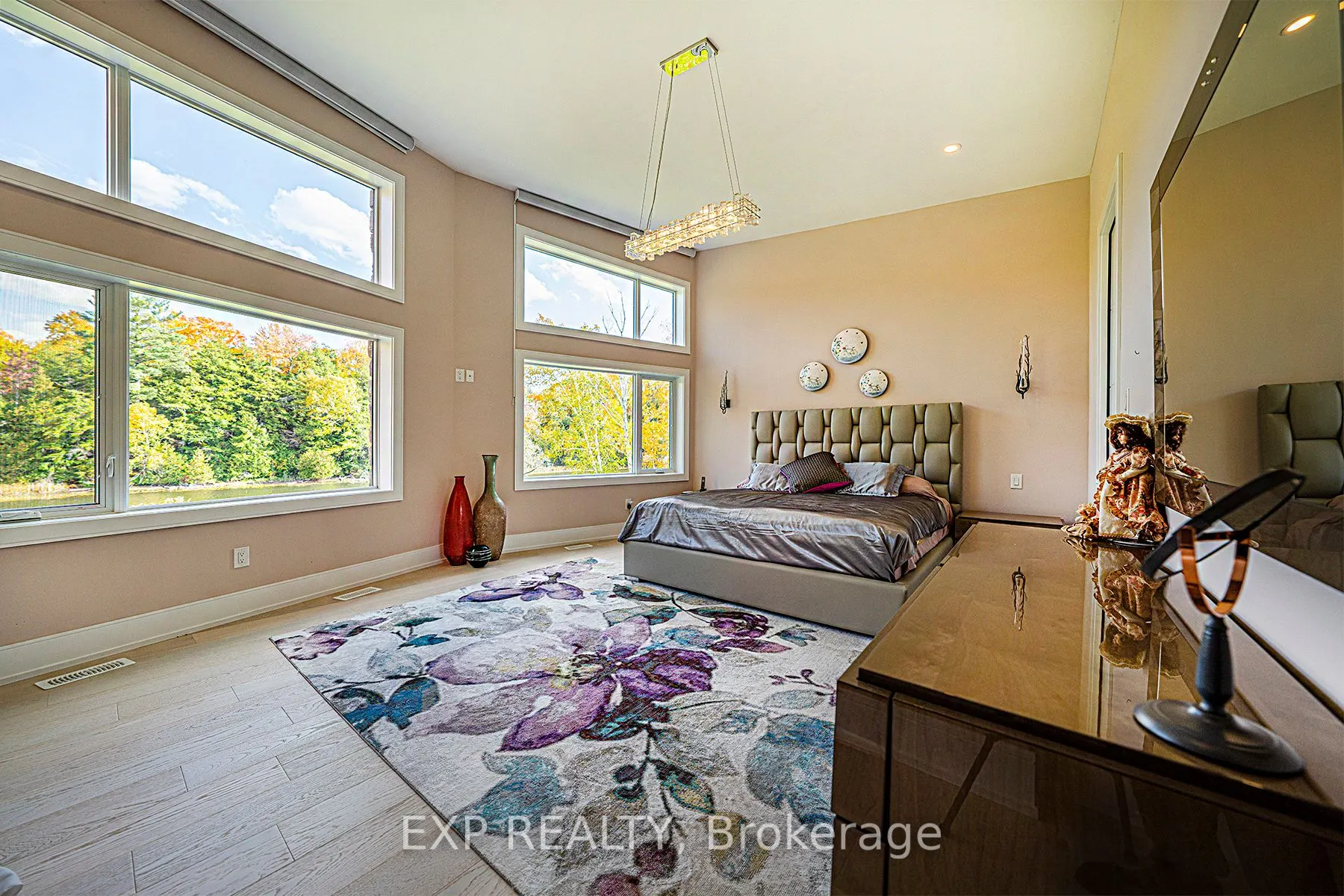 5 Birch Knoll Road