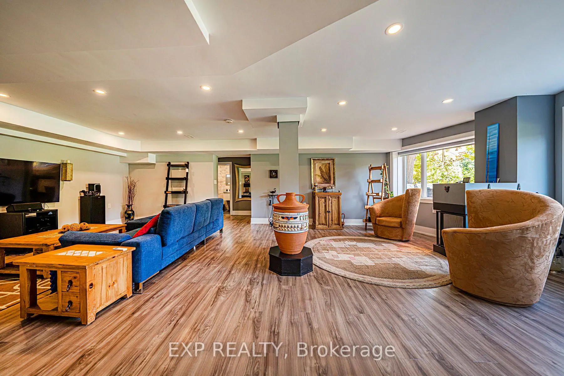 5 Birch Knoll Road