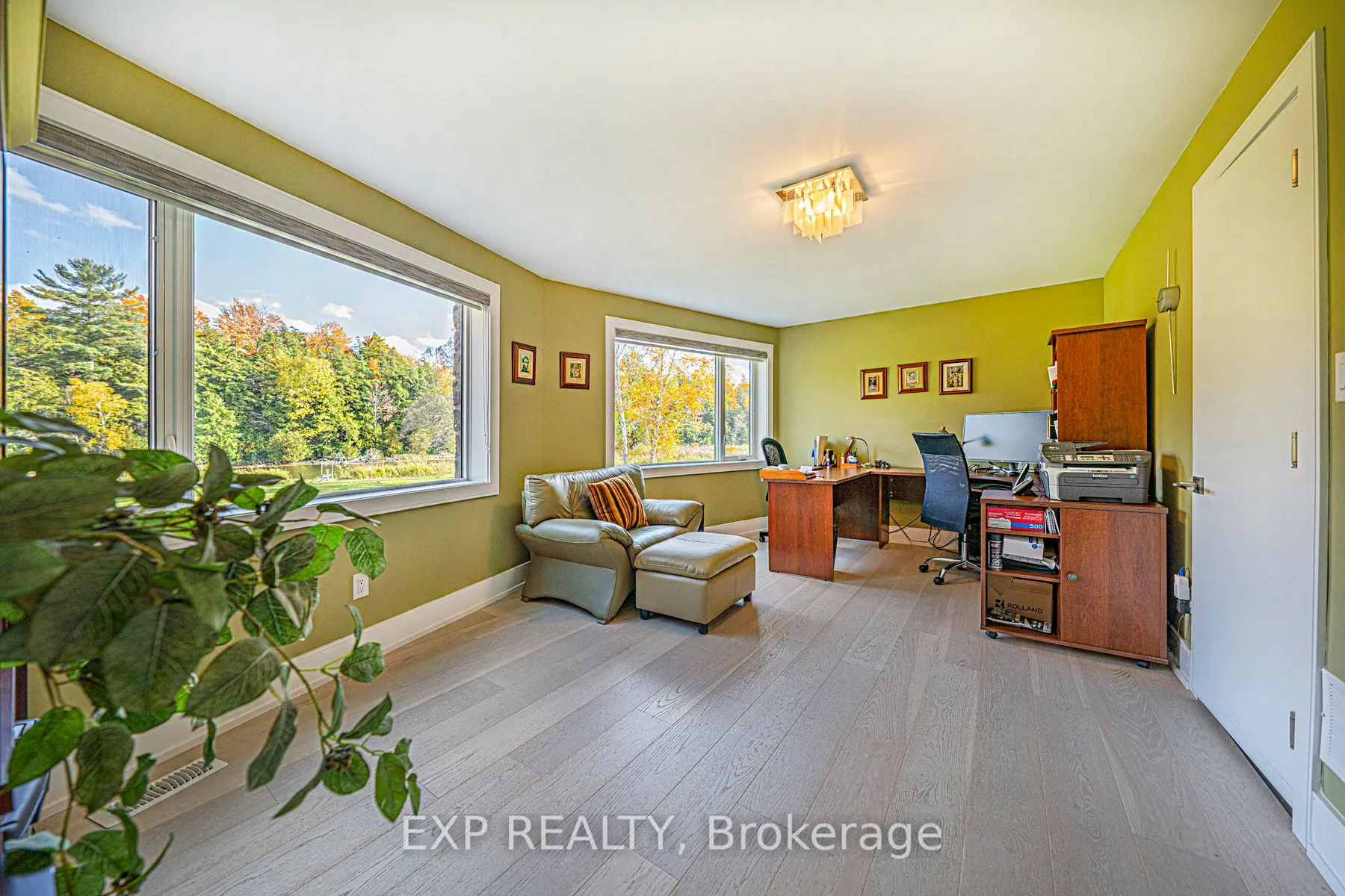 5 Birch Knoll Road