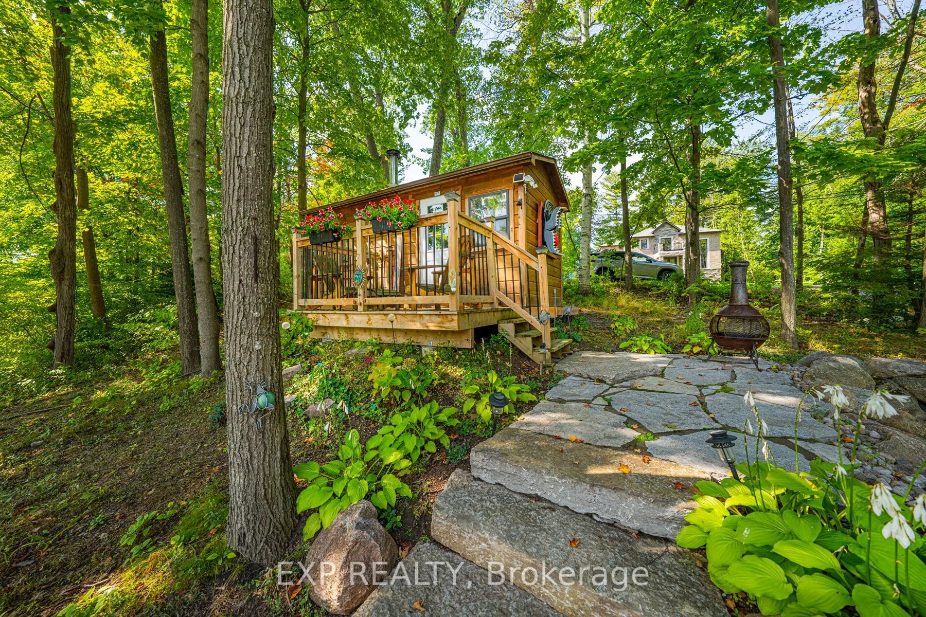 5 Birch Knoll Road